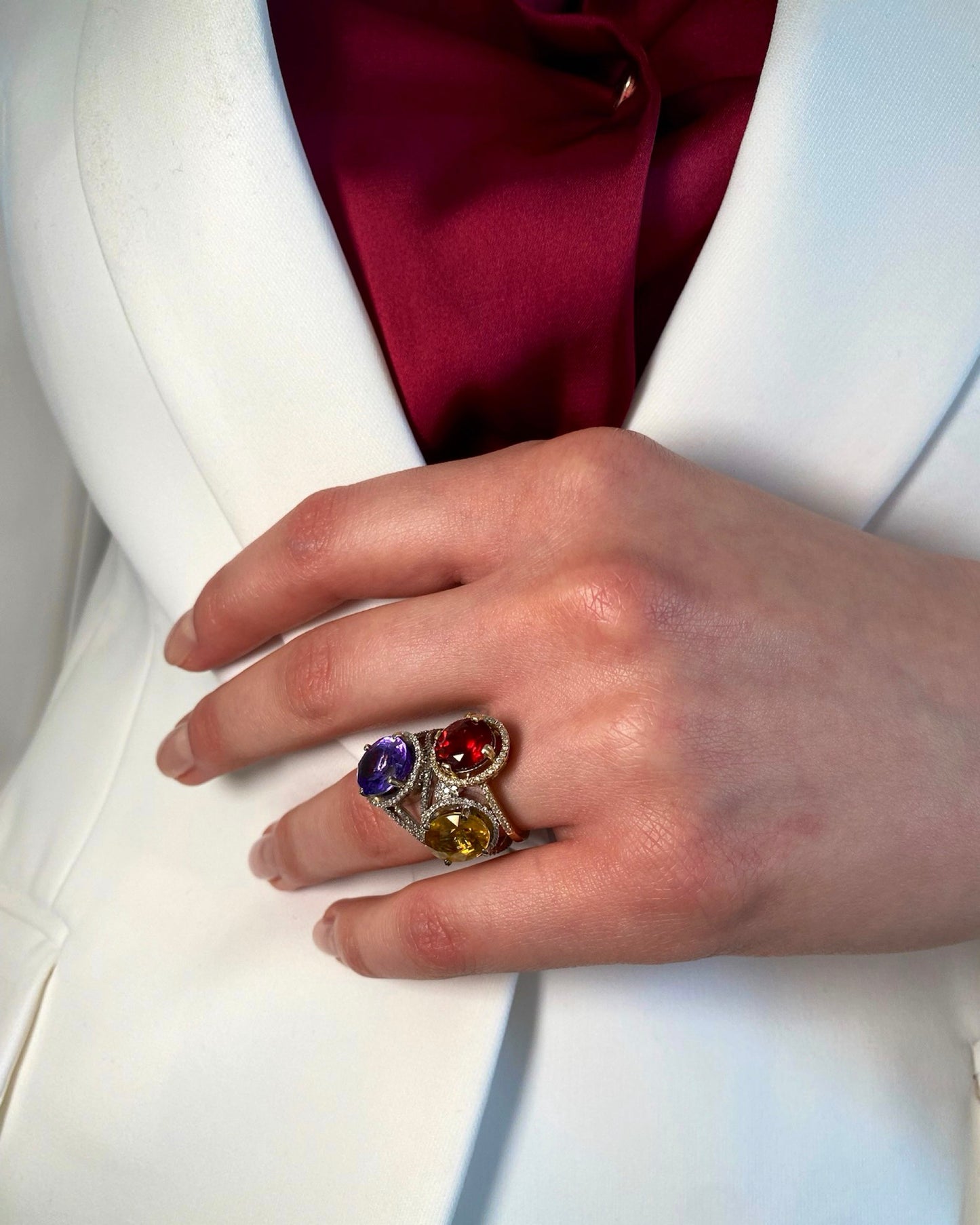 TRIO OF COLOURED GEMSTONES, DIAMONDS & YELLOW GOLD RINGS