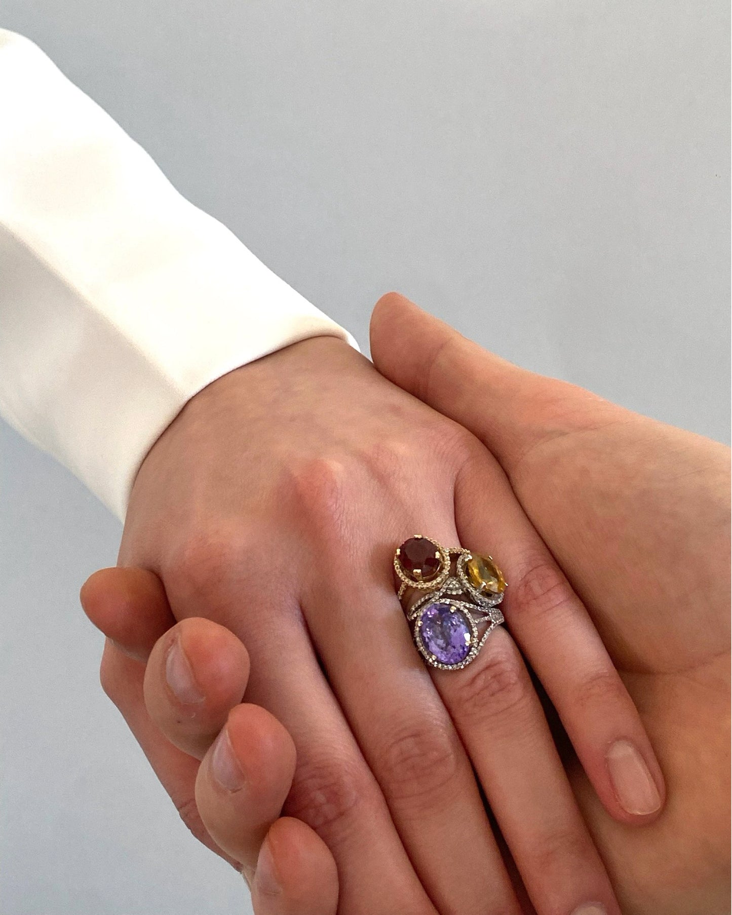 TRIO OF COLOURED GEMSTONES, DIAMONDS & YELLOW GOLD RINGS