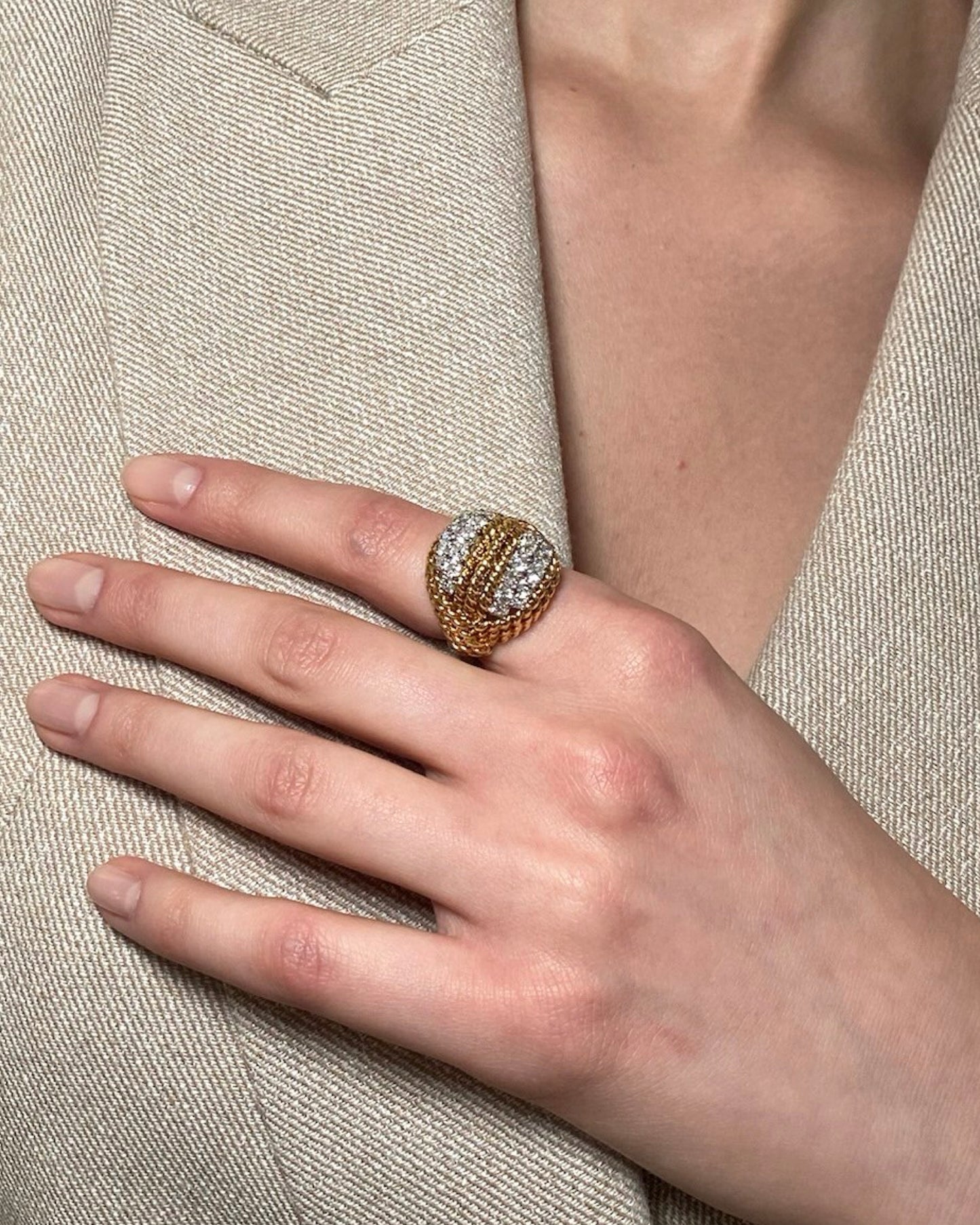 DIAMONDS & YELLOW GOLD CORD RING, 1970s