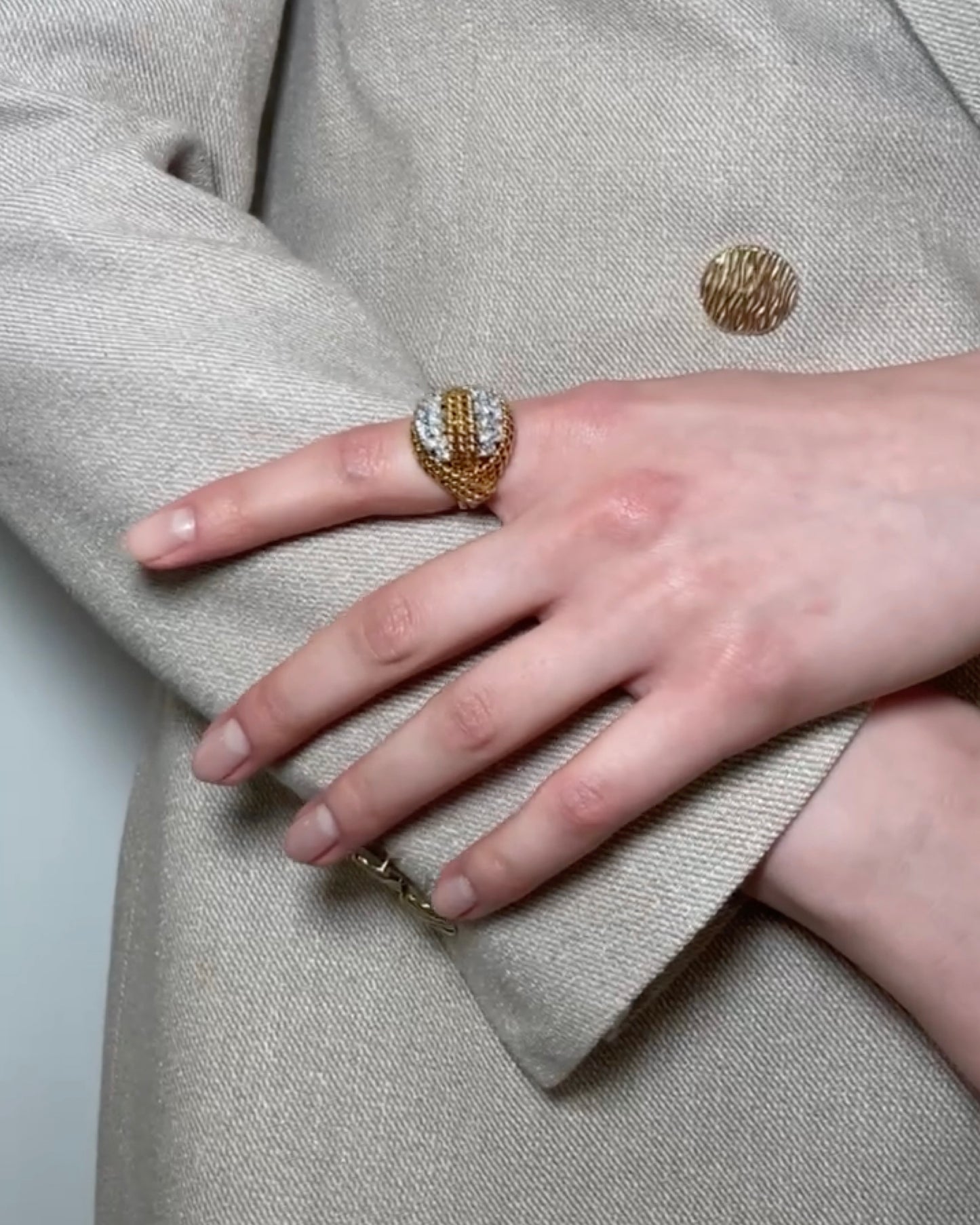 DIAMONDS & YELLOW GOLD CORD RING, 1970s