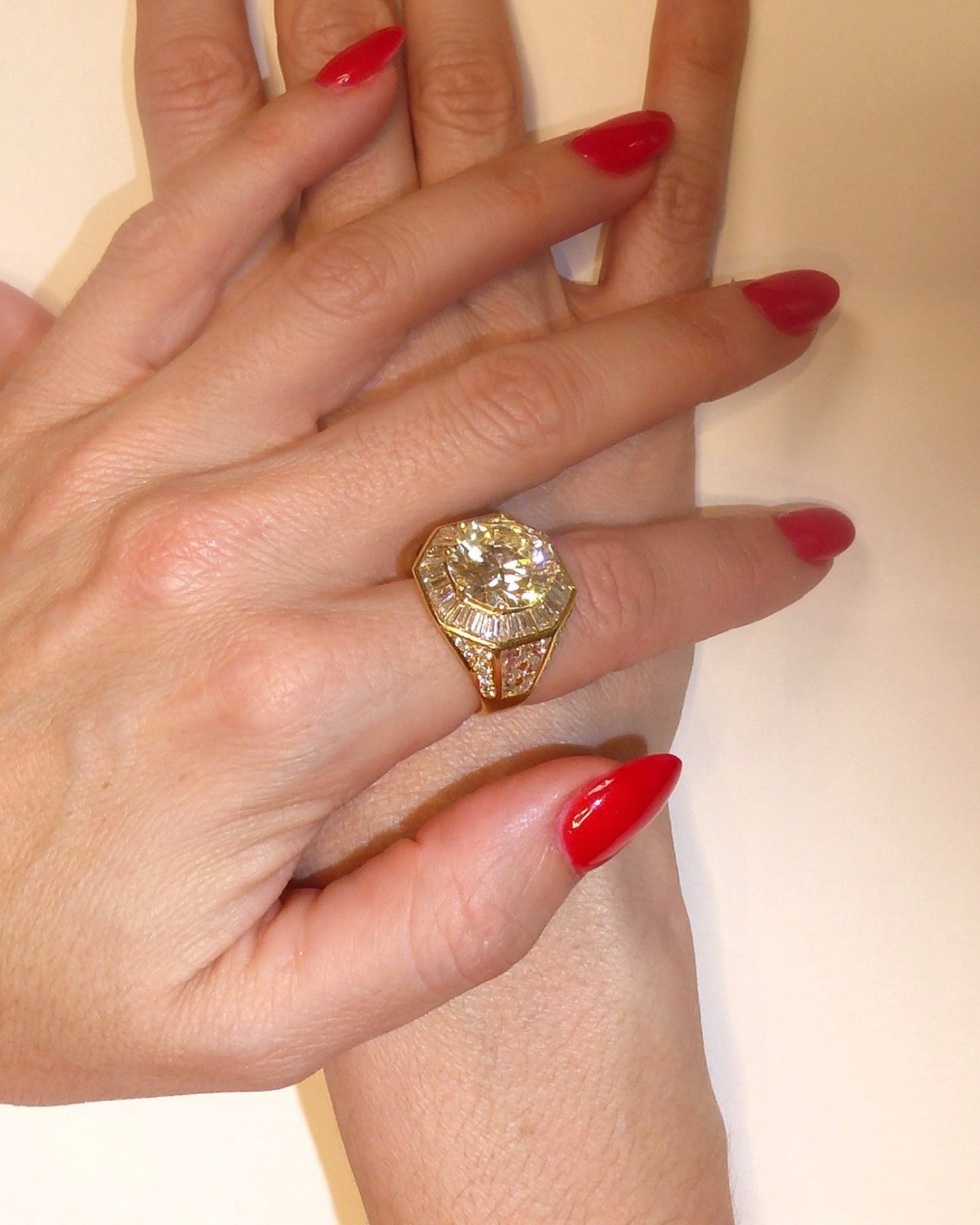 DIAMOND & YELLOW GOLD COCKTAIL RING, 1970s