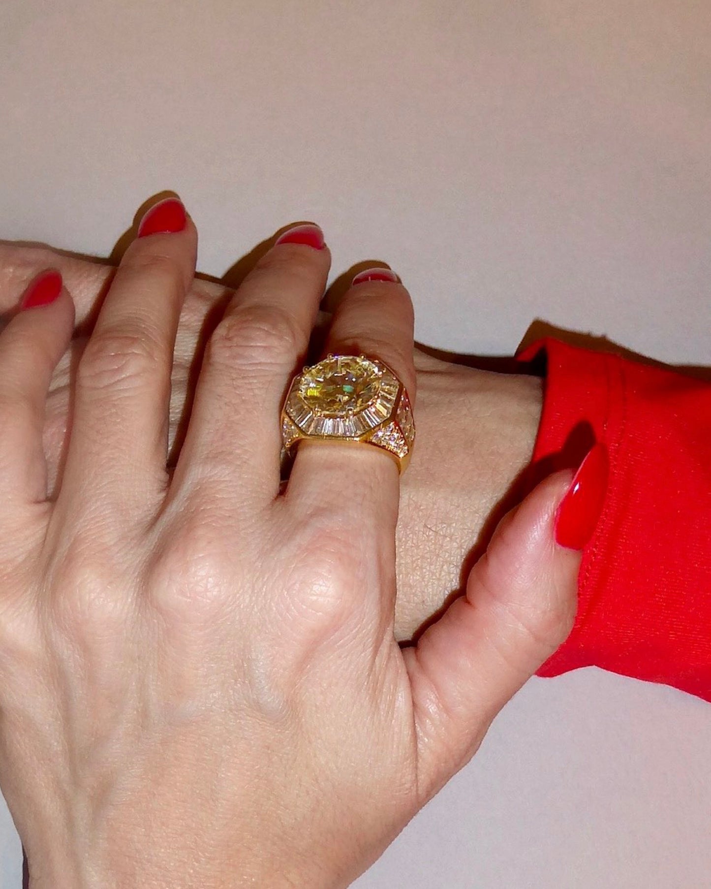 DIAMOND & YELLOW GOLD COCKTAIL RING, 1970s