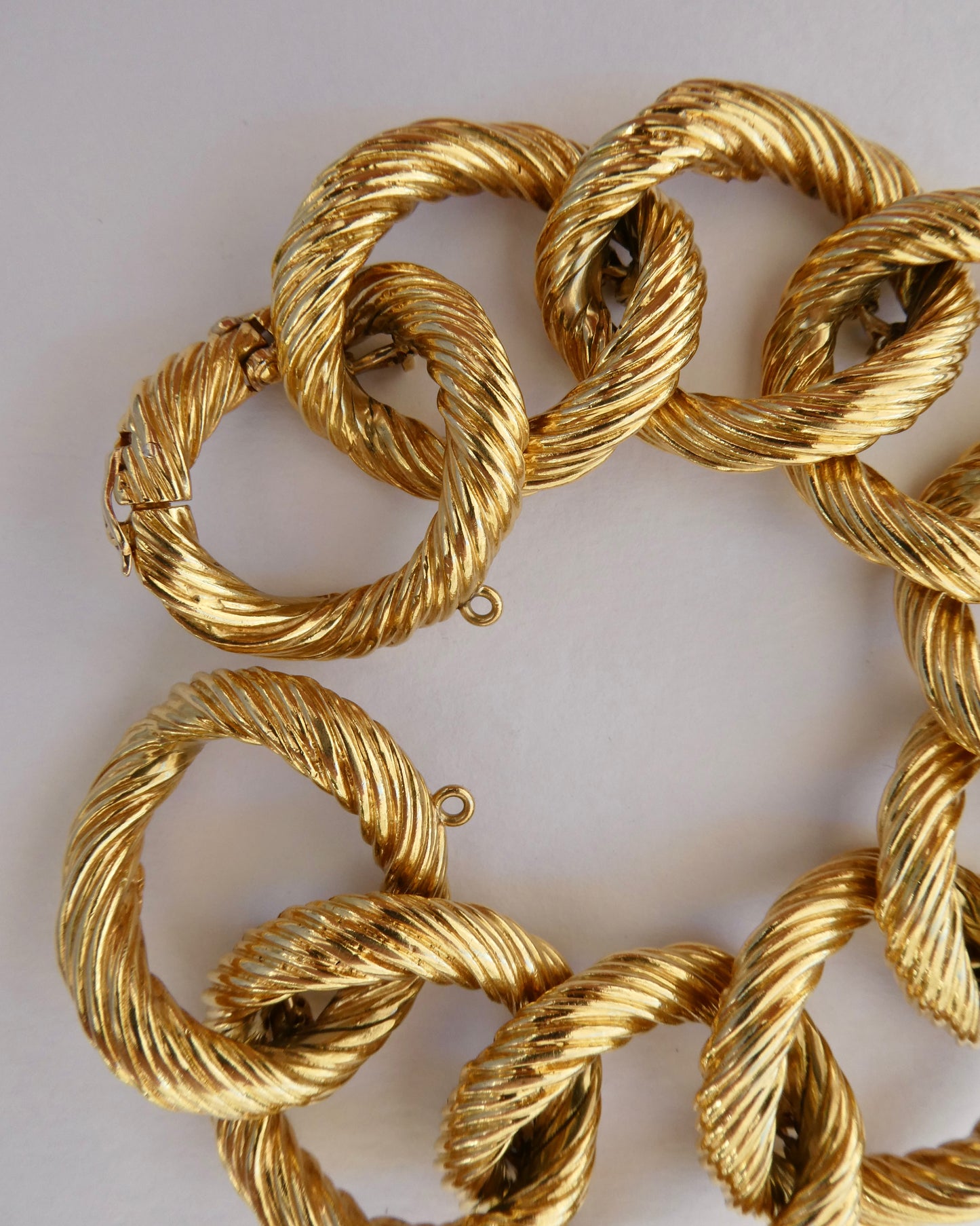 KUTSCHINSKY YELLOW GOLD LINKS BRACELET, 1960s