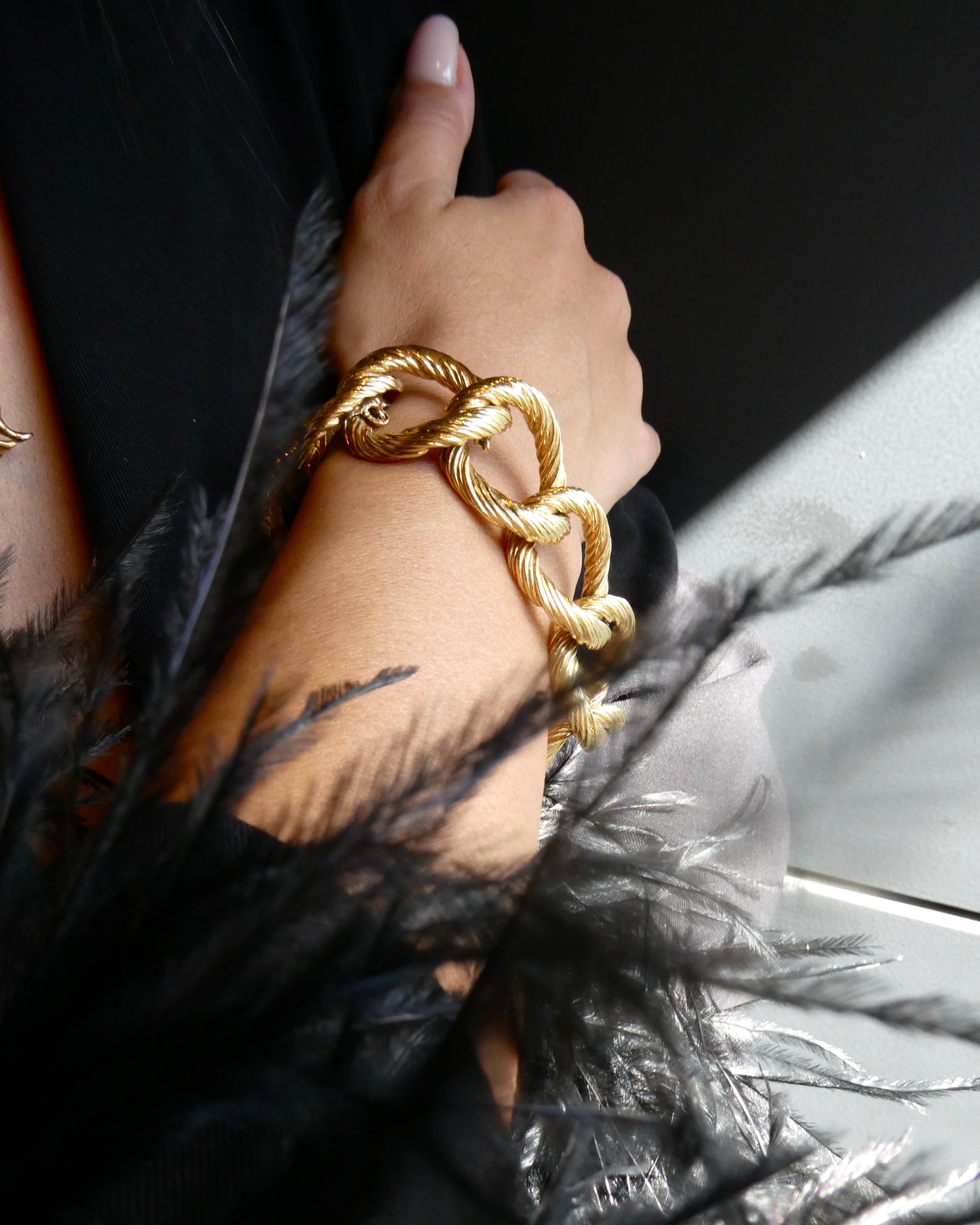 KUTSCHINSKY YELLOW GOLD LINKS BRACELET, 1960s