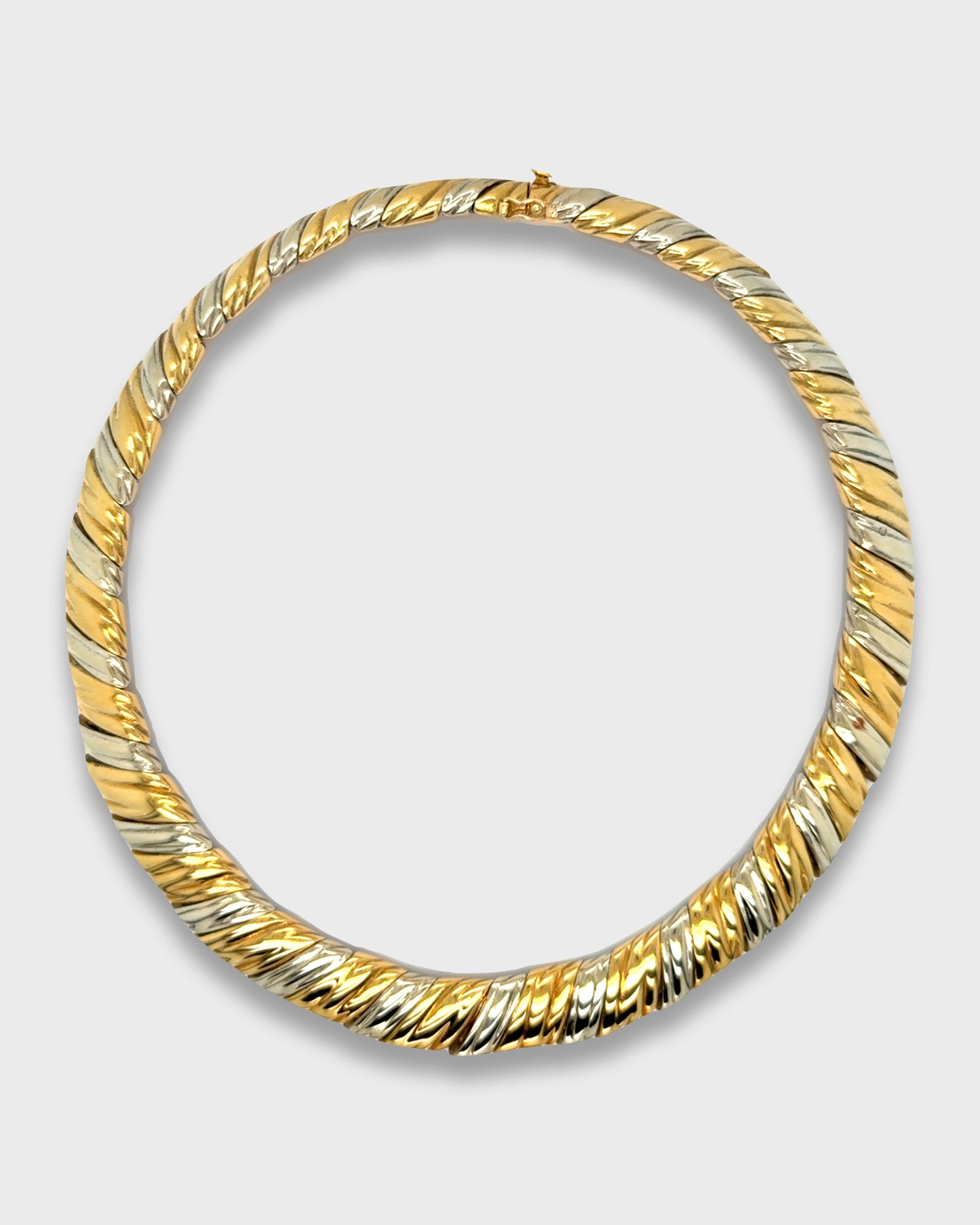VAN CLEEF & ARPELS WHITE & YELLOW GOLD NECKLACE & EARRINGS, 1980s