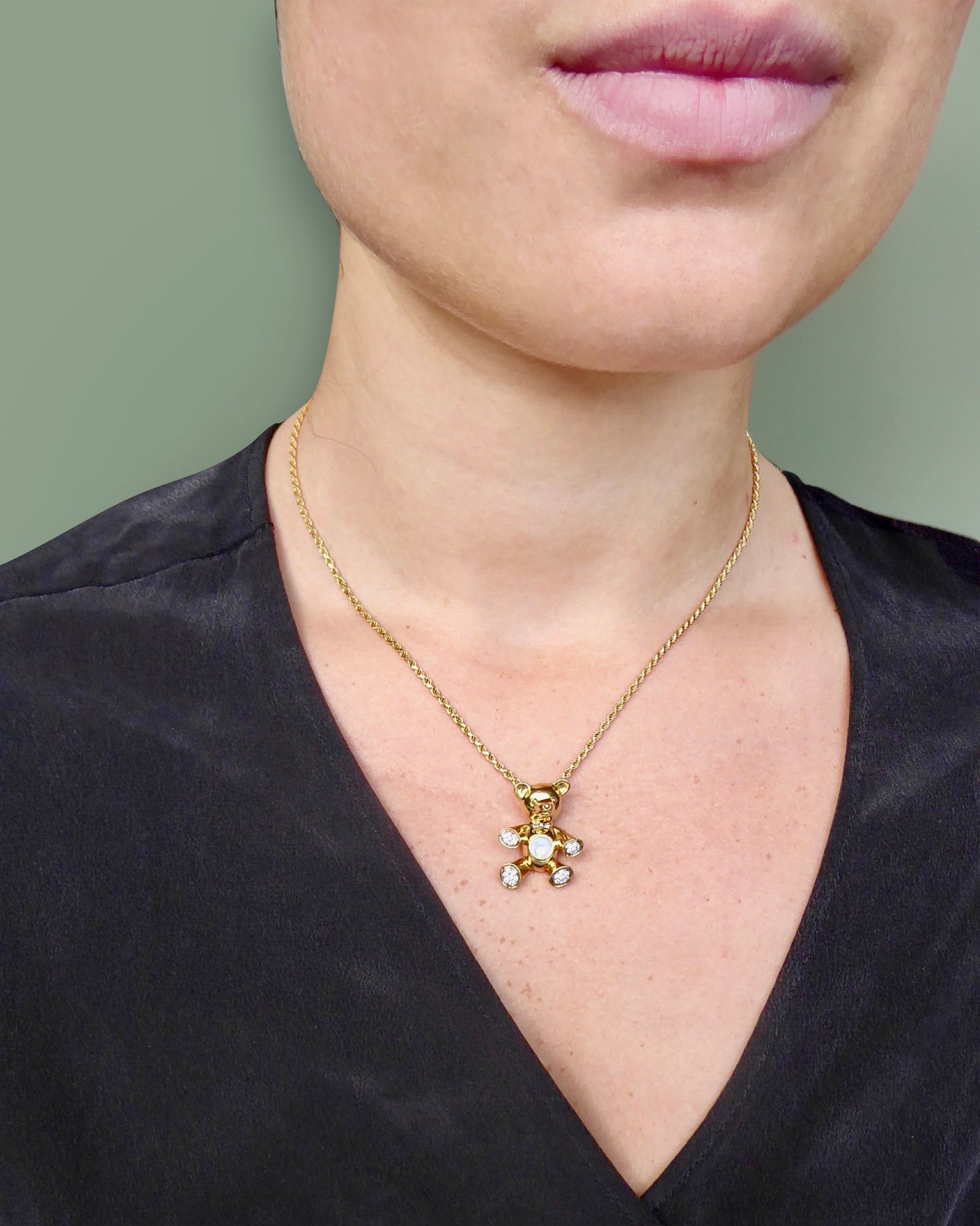 CHOPARD ‘HAPPY DIAMONDS' DIAMOND & YELLOW GOLD BEAR PENDANT NECKLACE