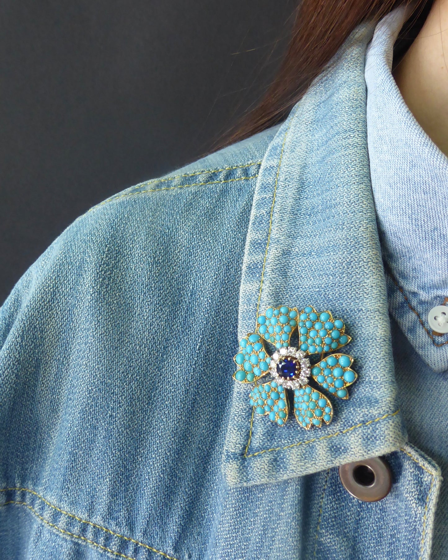 CARTIER PARIS TURQUOISE, SAPPHIRE, DIAMONDS & YELLOW GOLD FLORAL BROOCH, 1960s