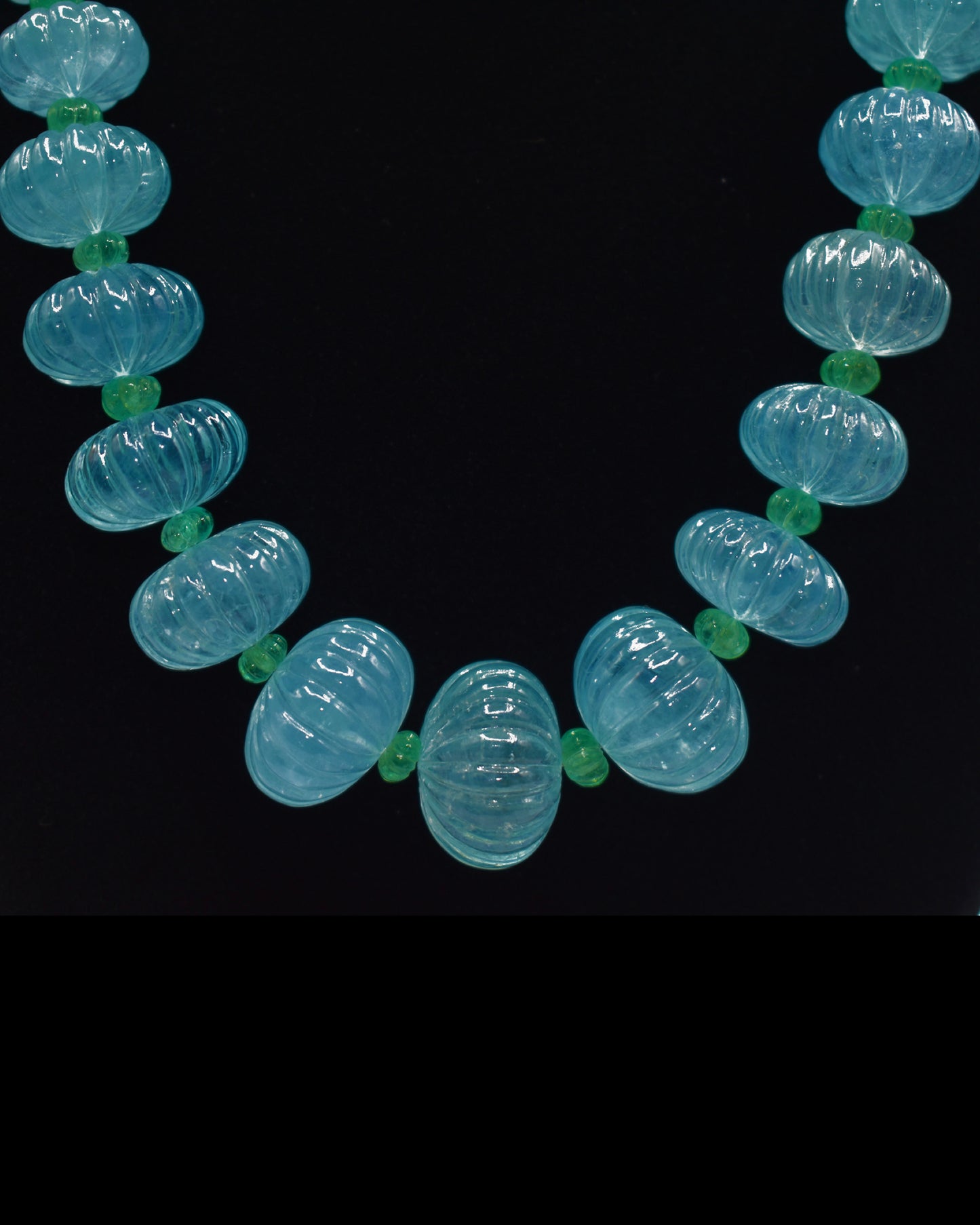 CARVED AQUAMARINE & EMERALD BEADS NECKLACE