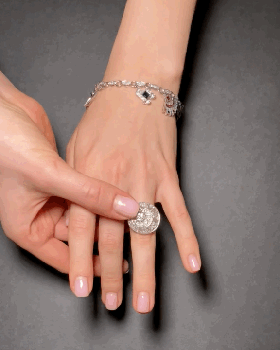 DIAMONDS & PLATINUM SPIRAL RING, 1950s