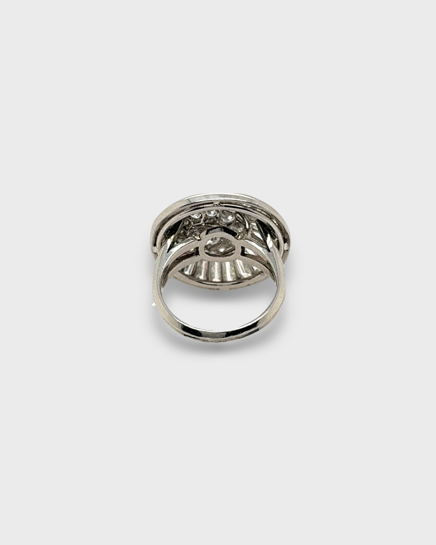 DIAMONDS & PLATINUM SPIRAL RING, 1950s