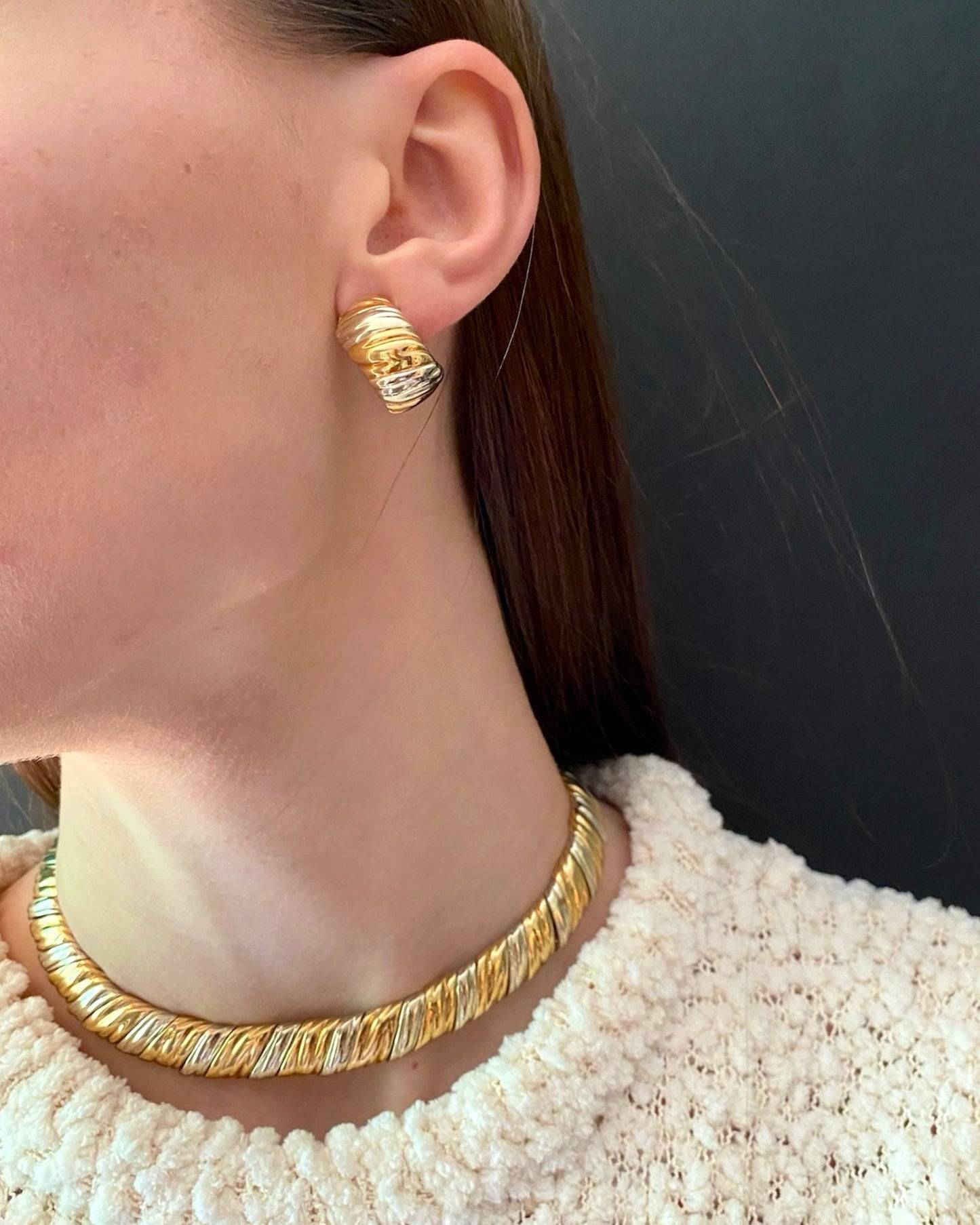 VAN CLEEF & ARPELS WHITE & YELLOW GOLD NECKLACE & EARRINGS, 1980s