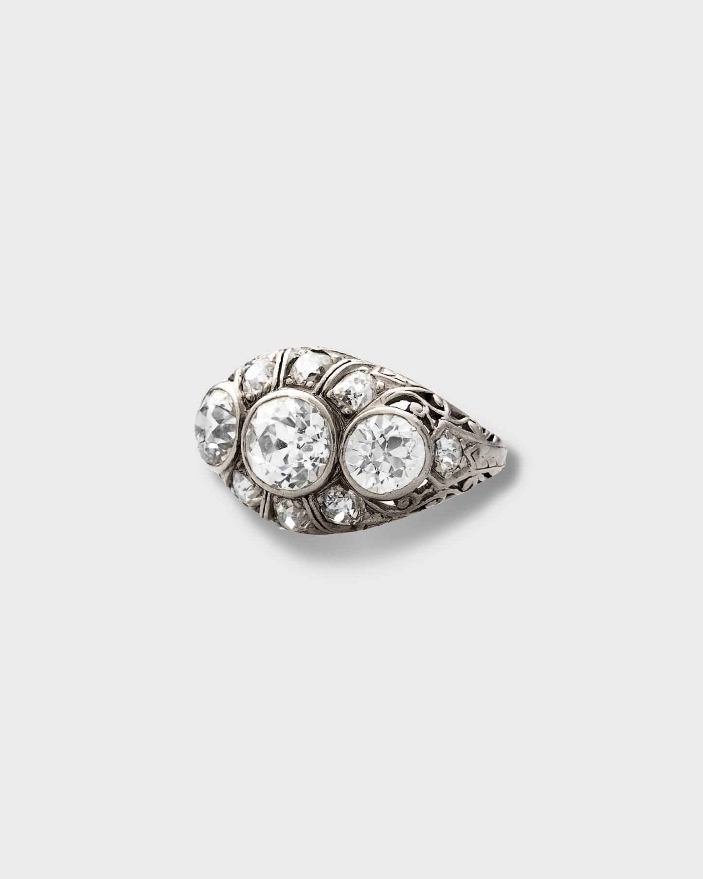 ART DÉCO DIAMOND & PLATINUM TRILOGY RING, 1930s