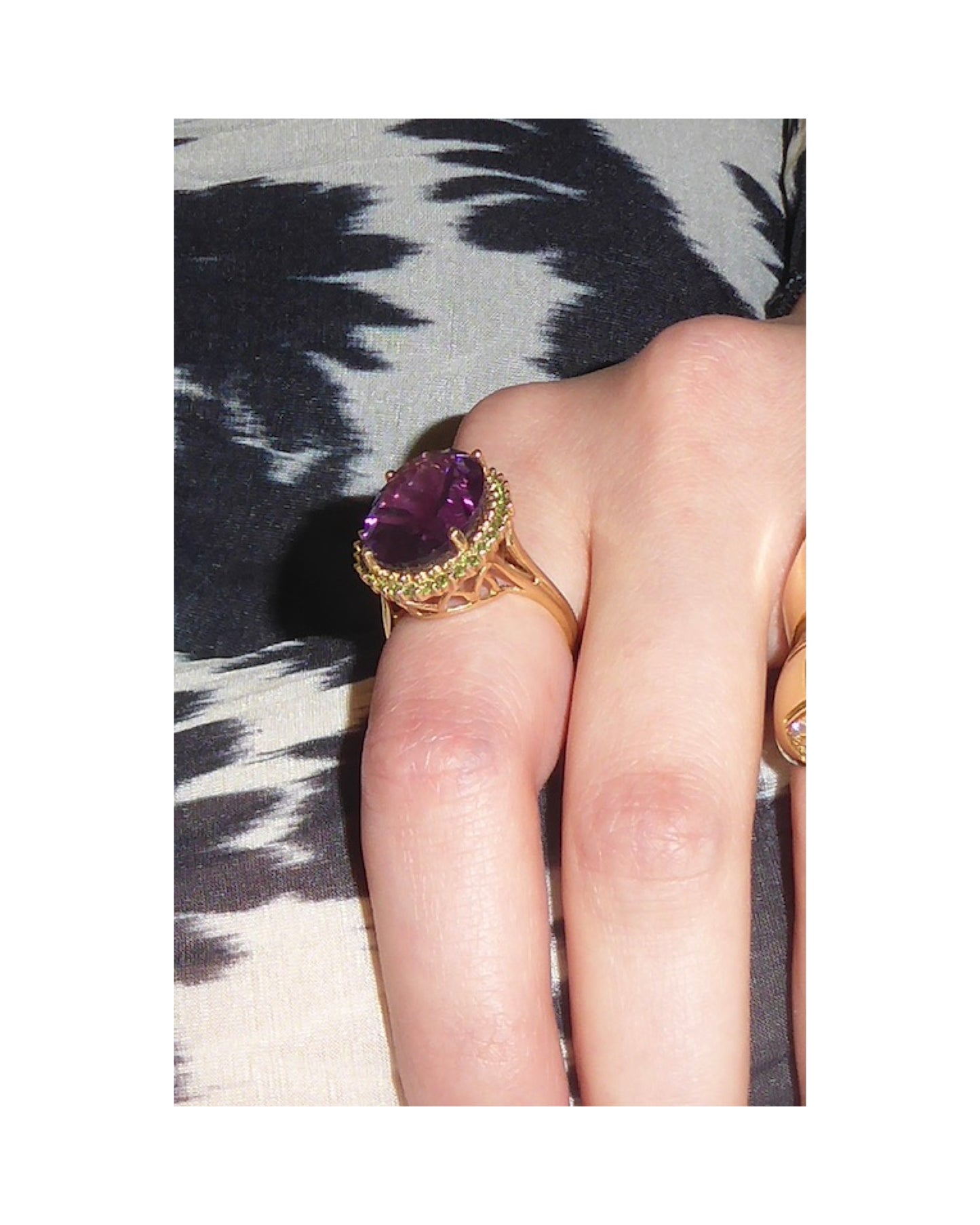 AMETHYST, TSAVORITE & YELLOW GOLD RING, 1950s