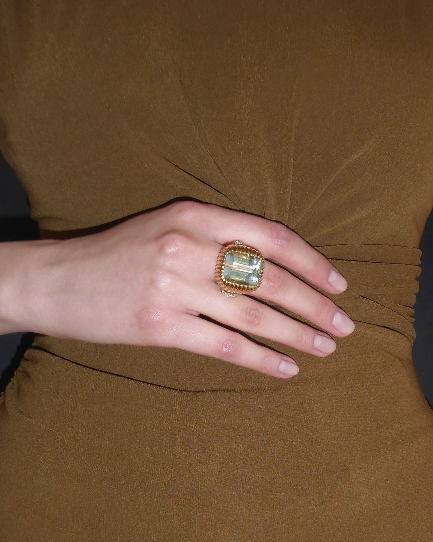 AQUAMARINE, DIAMOND, YELLOW & WHITE GOLD RING, 1950s