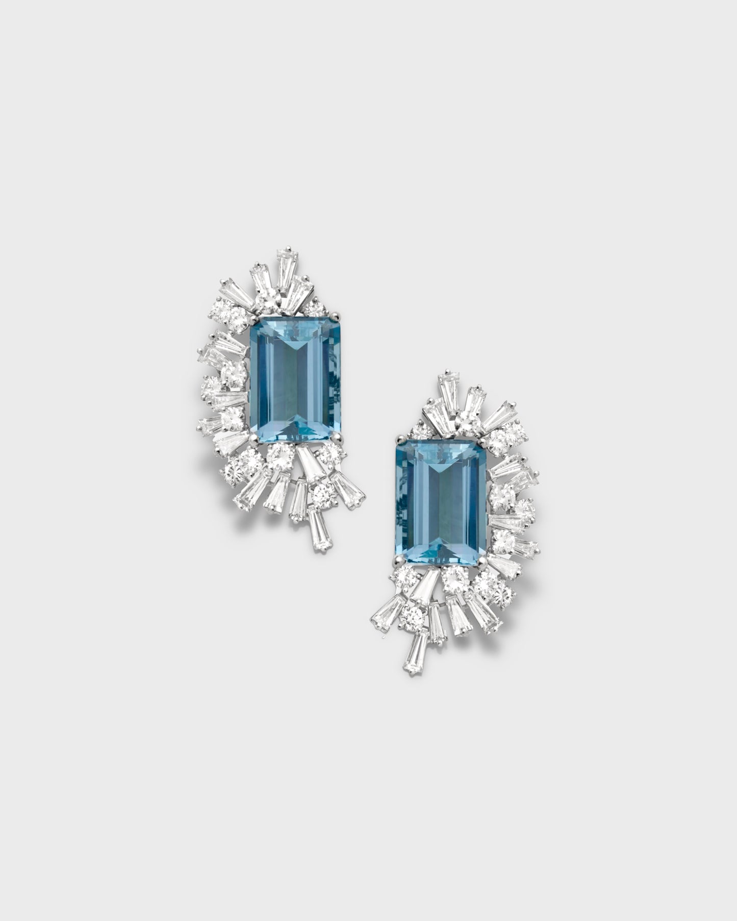 SANTA MARIA AQUAMARINE, DIAMOND & PLATINUM EARCLIPS, 1950s