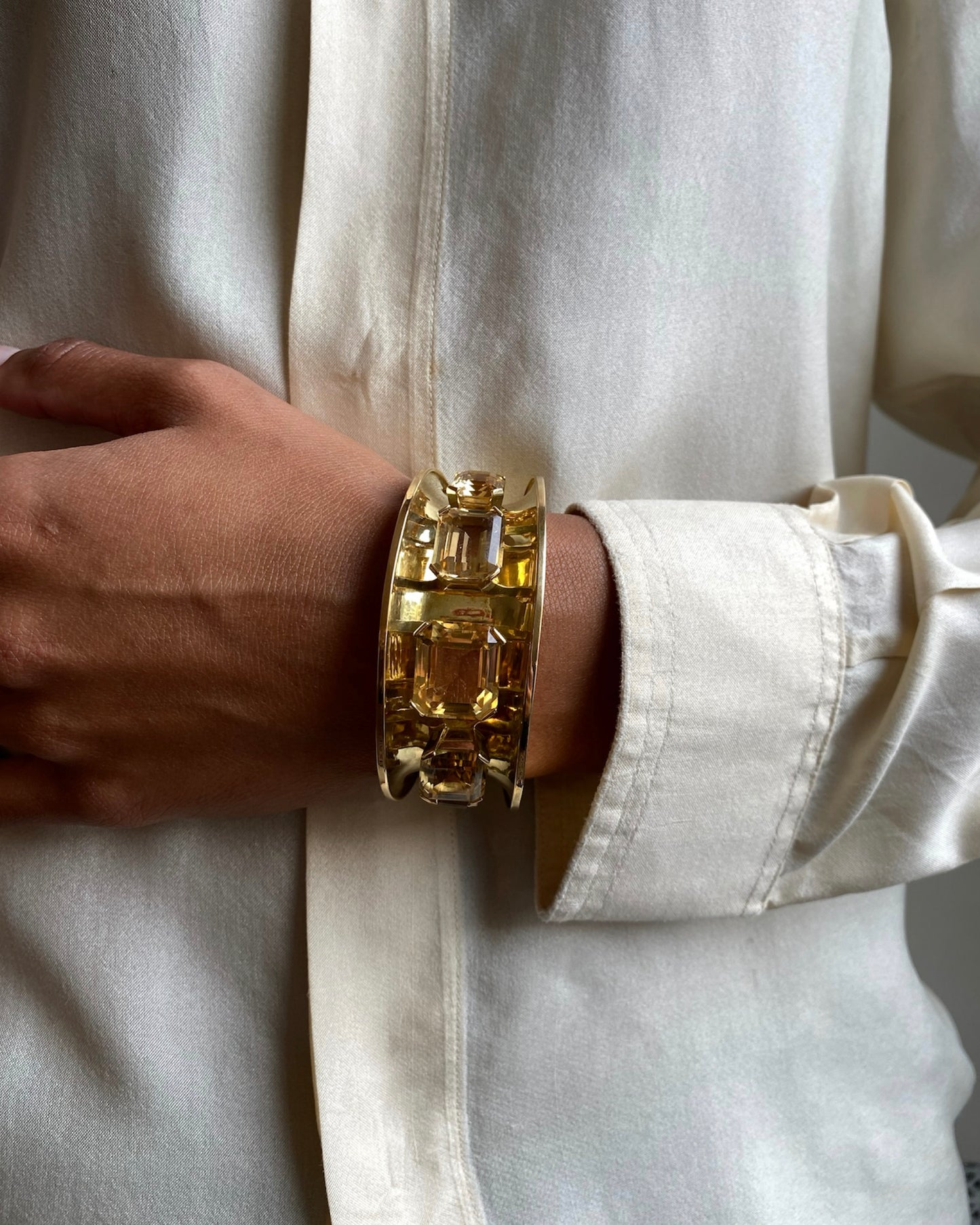 ART MODERNE CITRINES & YELLOW GOLD CUFF, 1940s