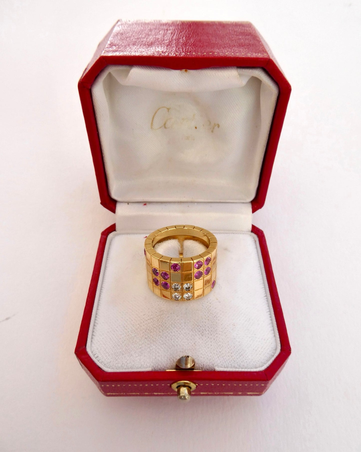 CARTIER DIAMONDS, PINK SAPPHIRES & YELLOW GOLD RING, 1980s