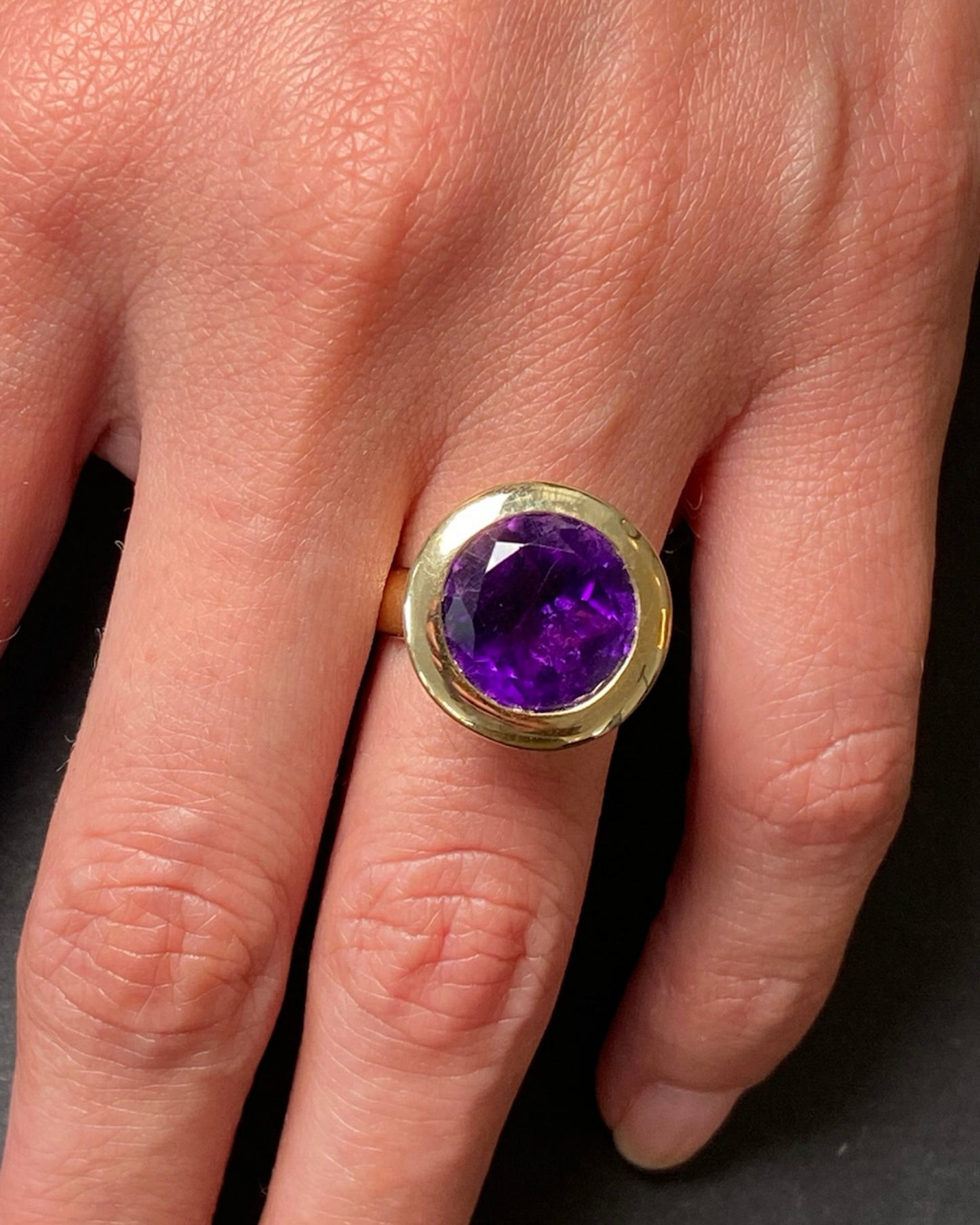 AMETHYST & YELLOW GOLD RING, 1960s
