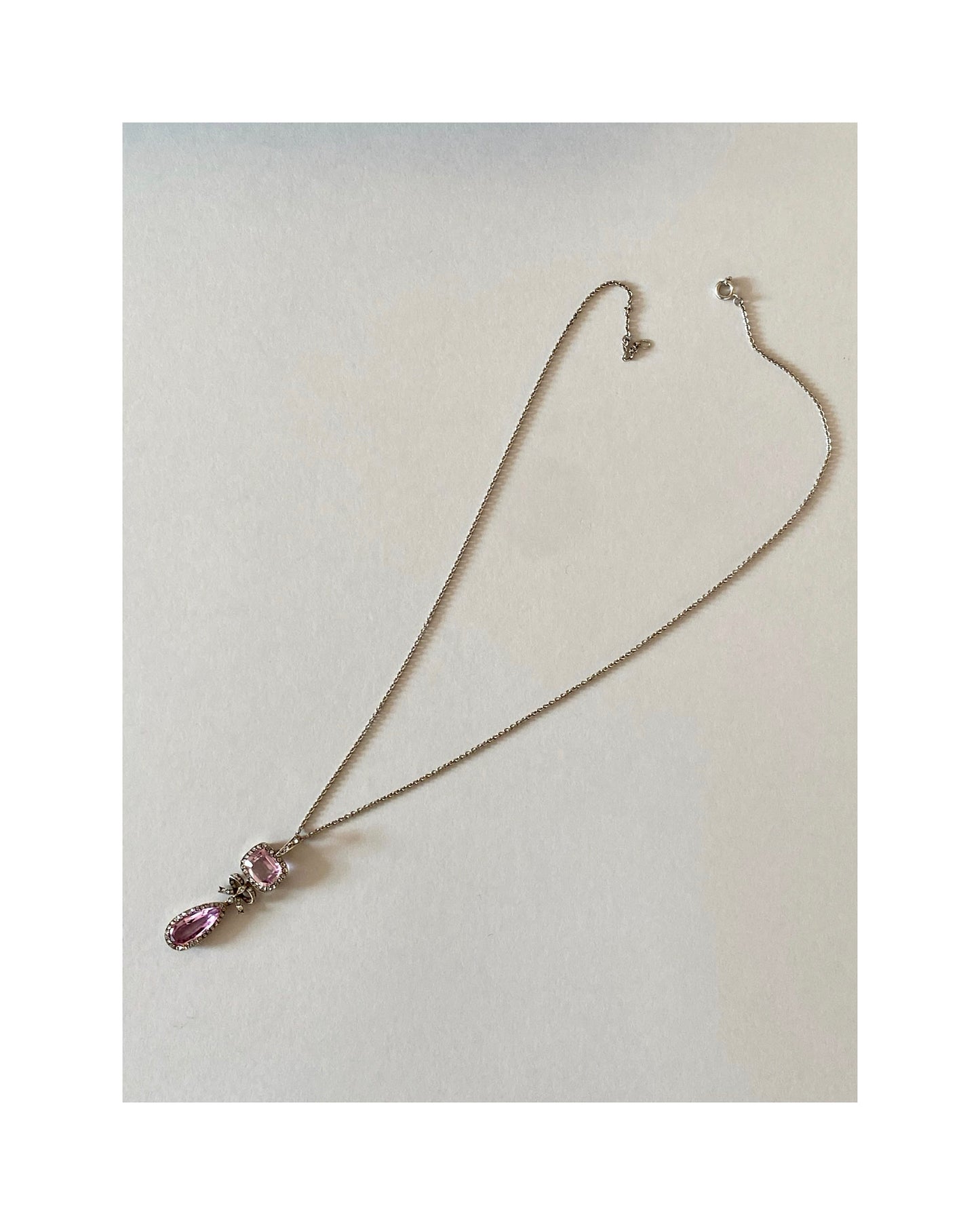 BELLE ÉPOQUE PINK TOPAZ, DIAMONDS, PLATINUM & YELLOW GOLD PENDANT NECKLACE, 1900s