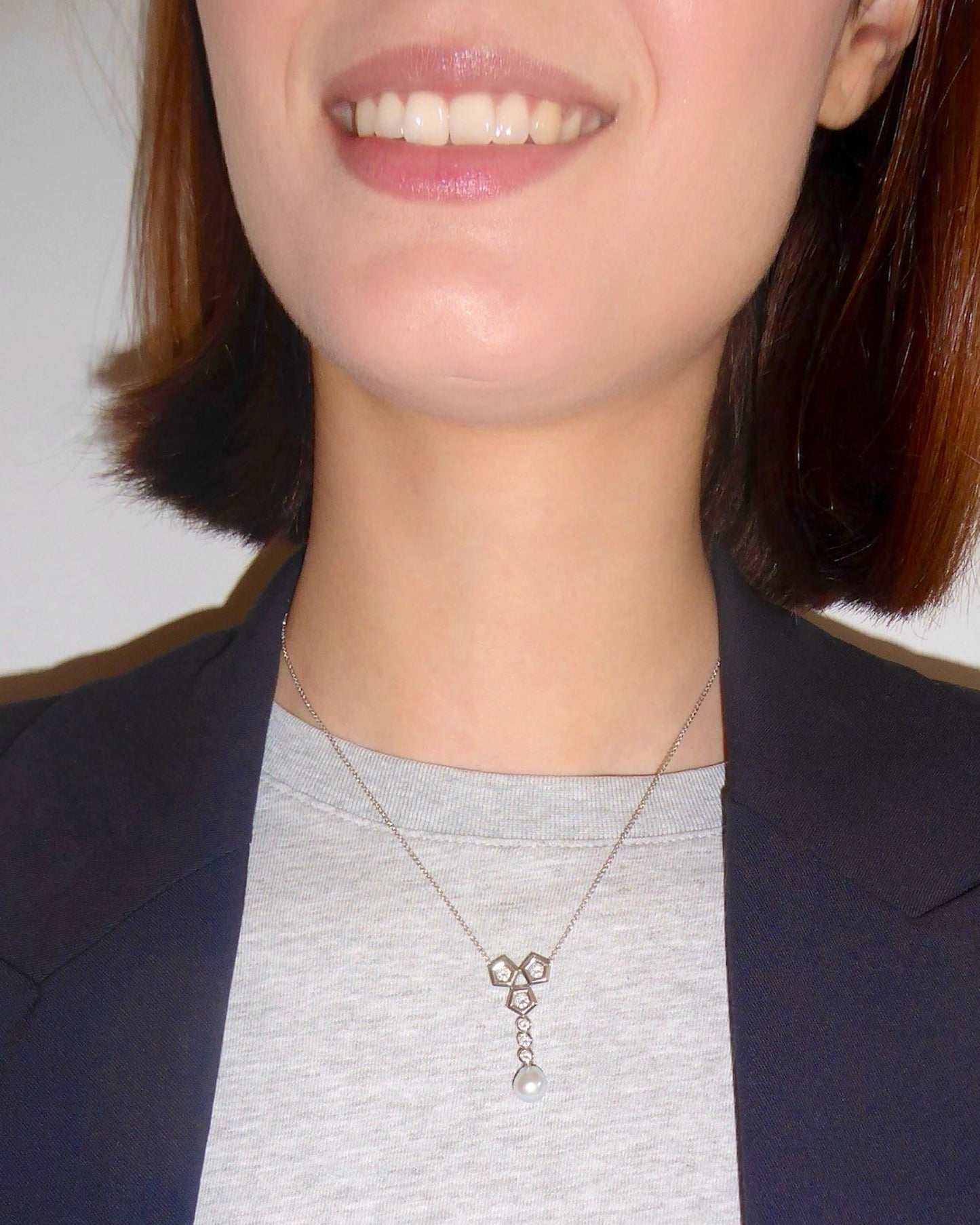 PEARL, DIAMONDS & WHITE GOLD PENDANT NECKLACE, 1948