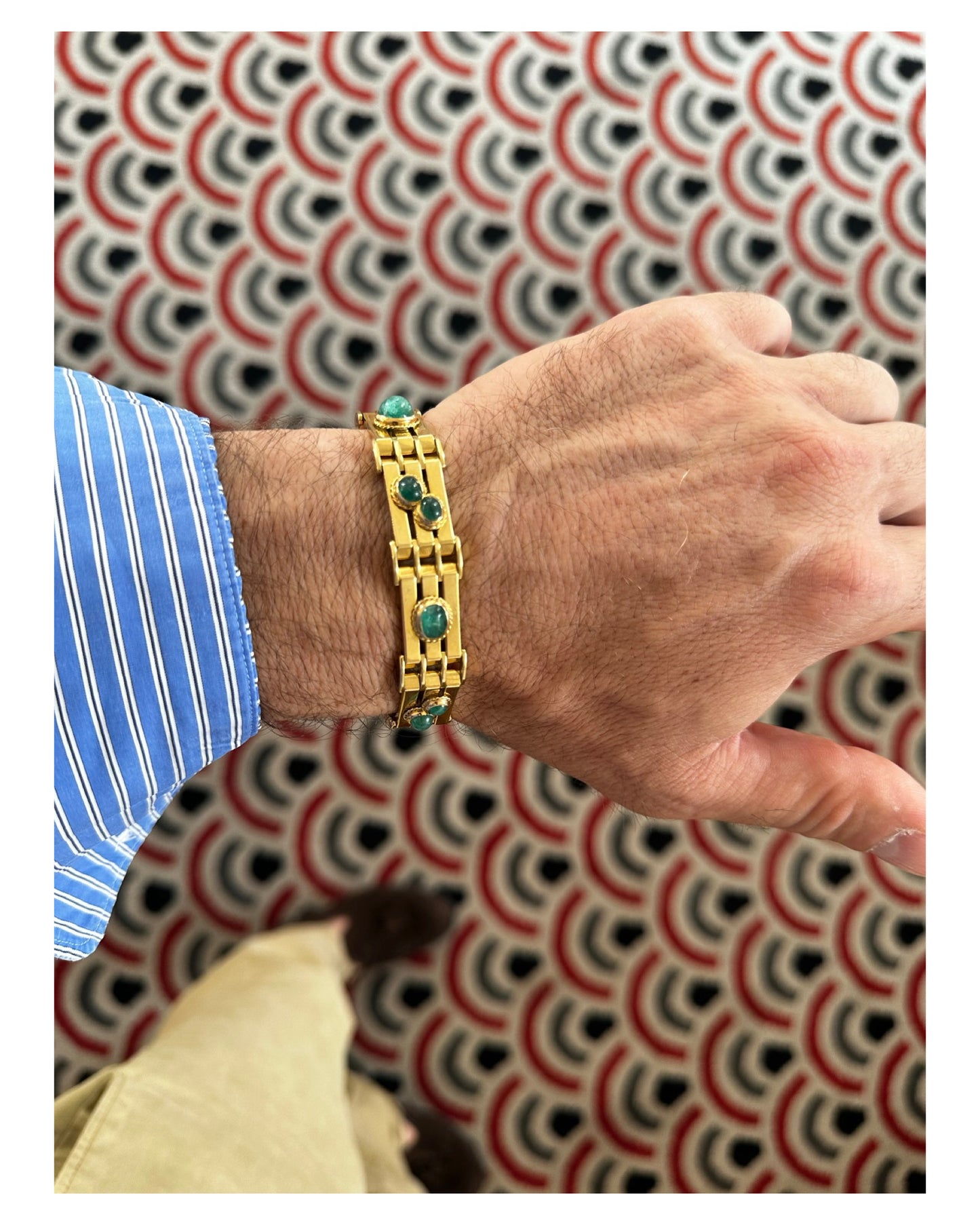 ART MODERNE EMERALD & YELLOW GOLD BRACELET, 1940s