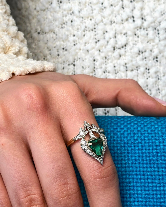 EMERALD & DIAMONDS, WHITE & YELLOW GOLD RING, 1950s