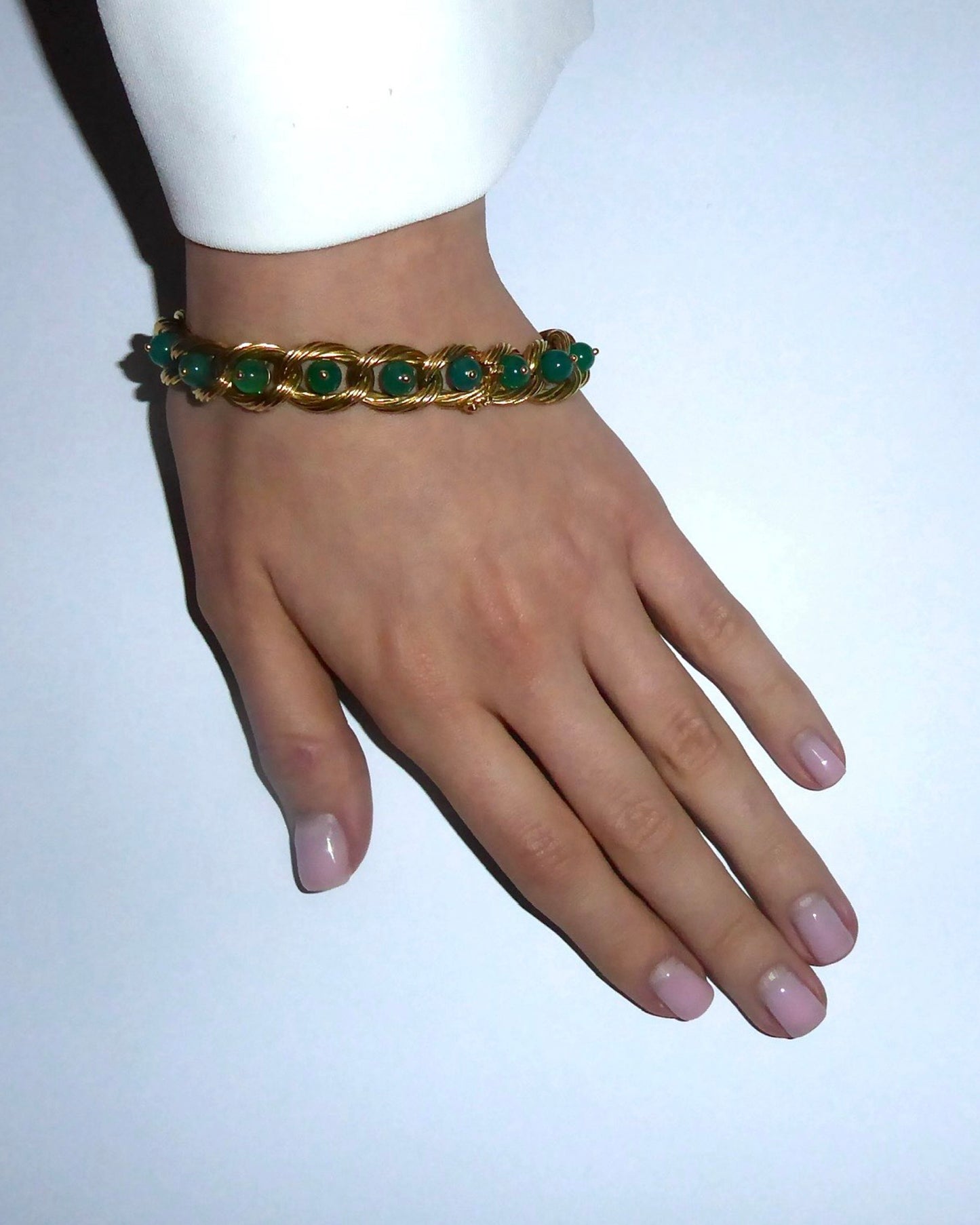 VAN CLEEF & ARPELS YELLOW GOLD & CHALCEDONY BEADS BRACELET, 1960s