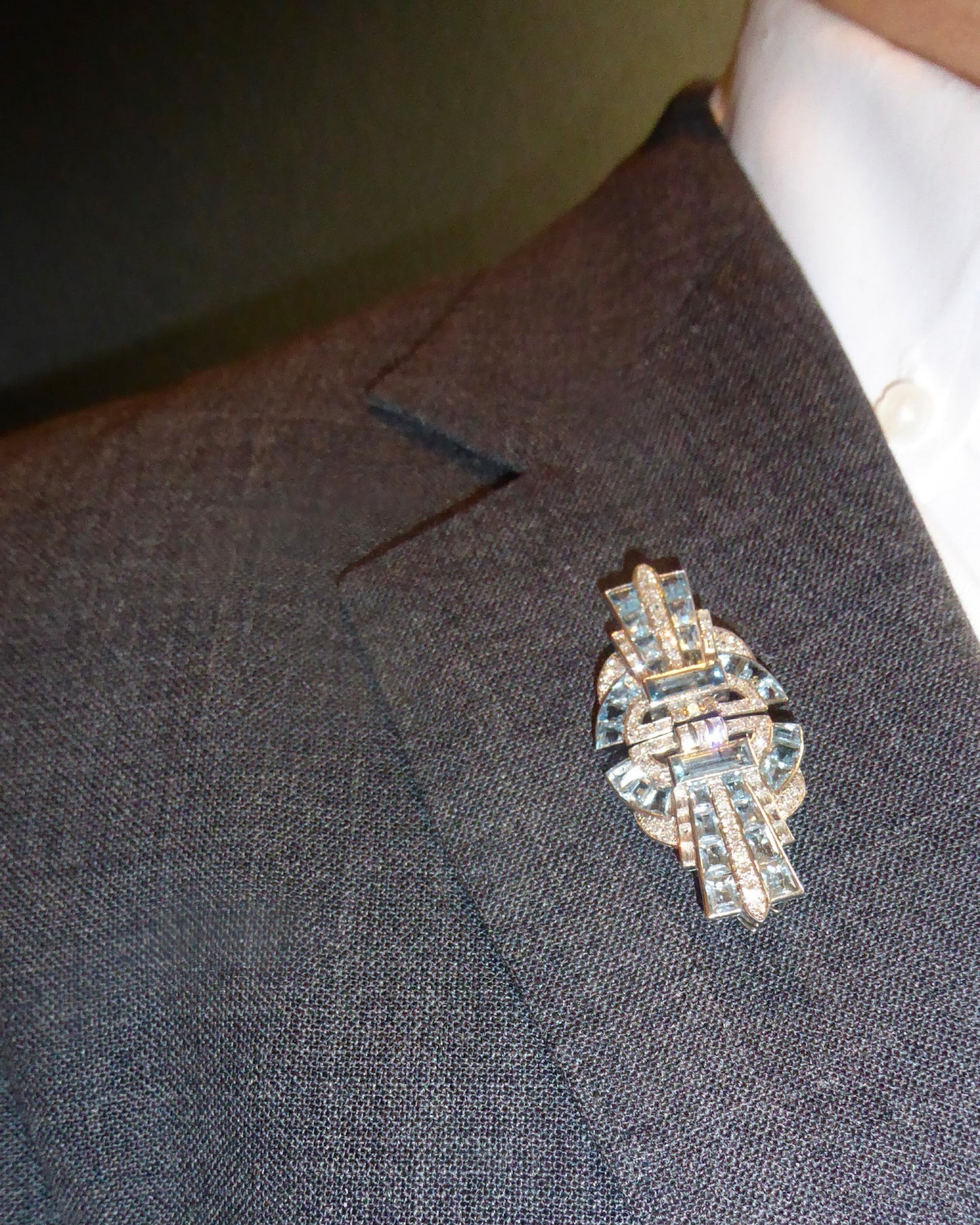ART DÉCO AQUAMARINES, DIAMONDS & WHITE GOLD DOUBLE BROOCH, 1920