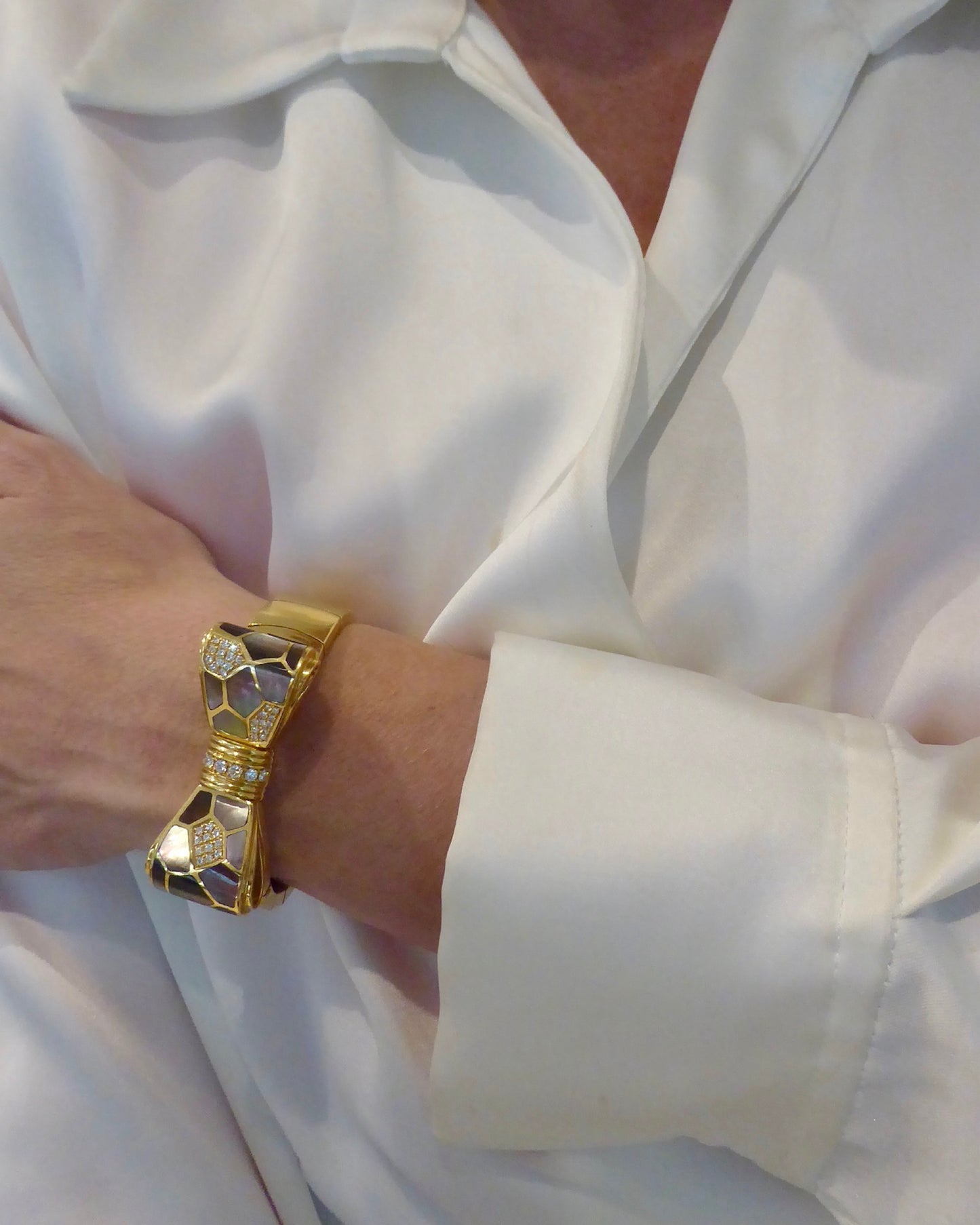 NARDI GOLD, DIAMONDS & MOTHER OF PEARL BOW CUFF, 1990s