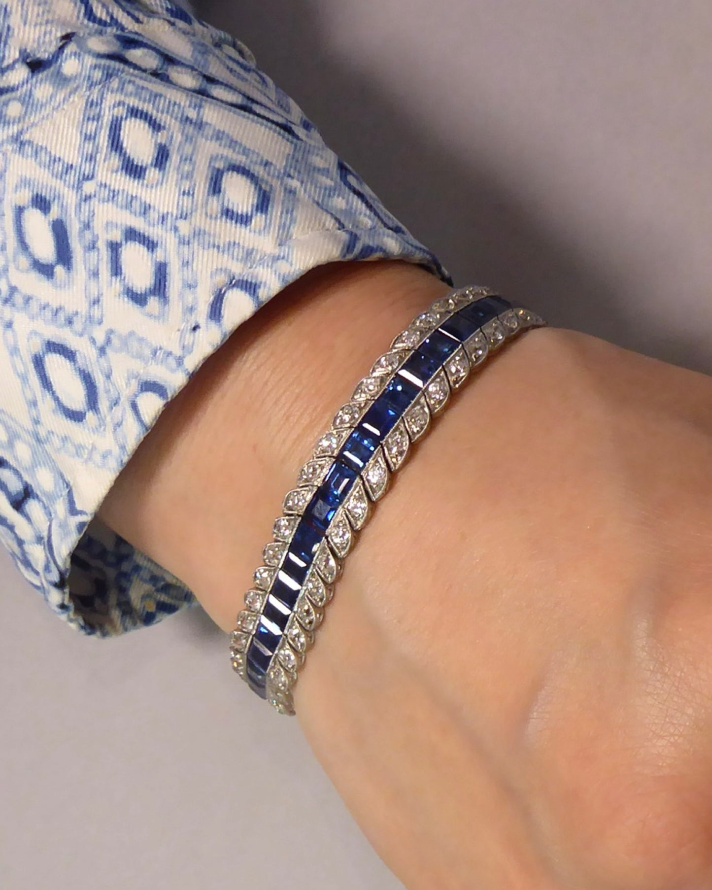 ART DÉCO SAPPHIRE, DIAMOND & PLATINUM LINE BRACELET, 1920s