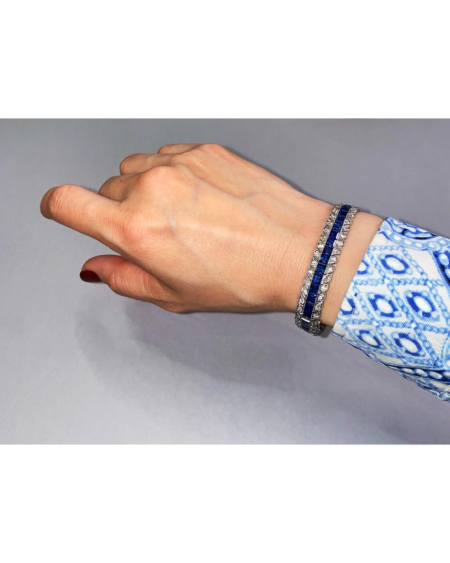 ART DÉCO SAPPHIRE, DIAMOND & PLATINUM LINE BRACELET, 1920s