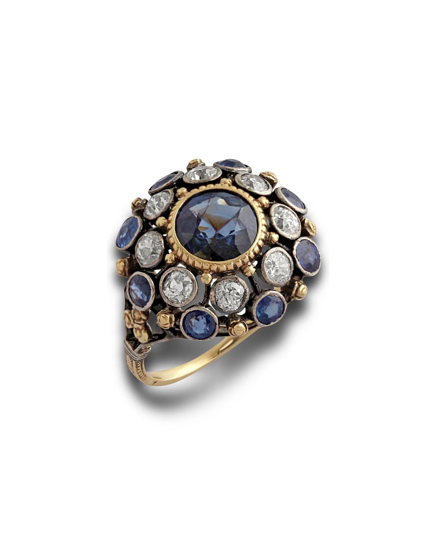 SAPPHIRE, & DIAMOND CLUSTER RING, 1900s