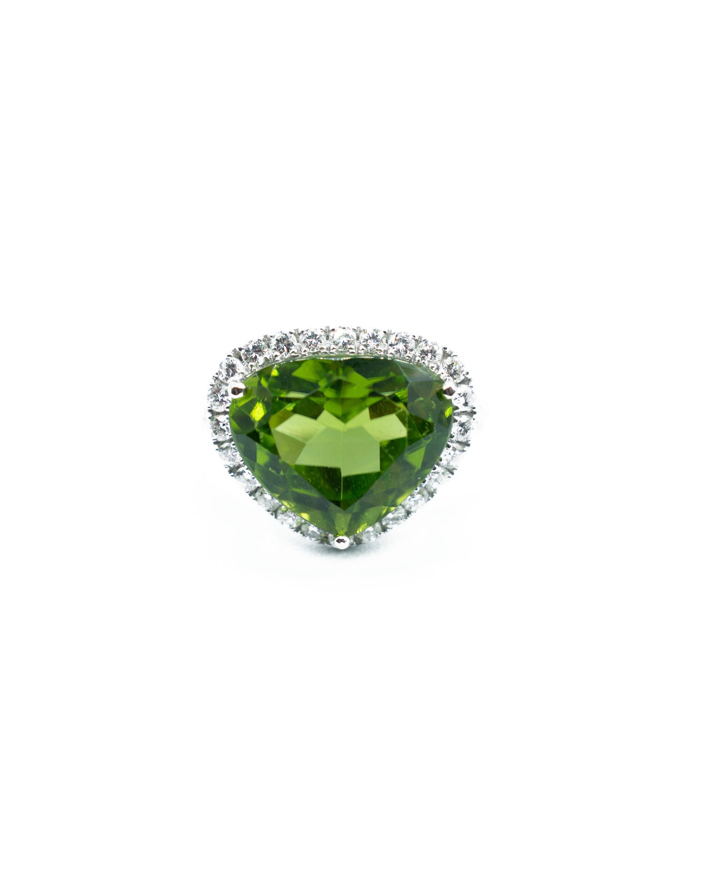 PERIDOT, DIAMONDS & WHITE GOLD HEART-SHAPED RING