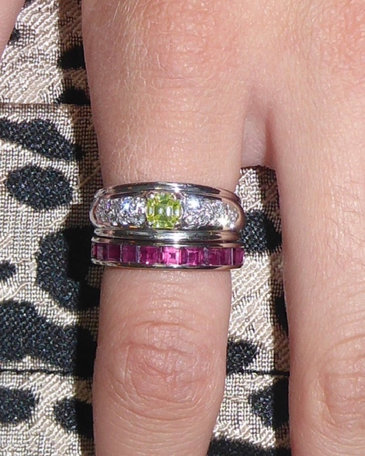 GÜBELIN RUBY & GOLD ETERNITY RING, 1980s
