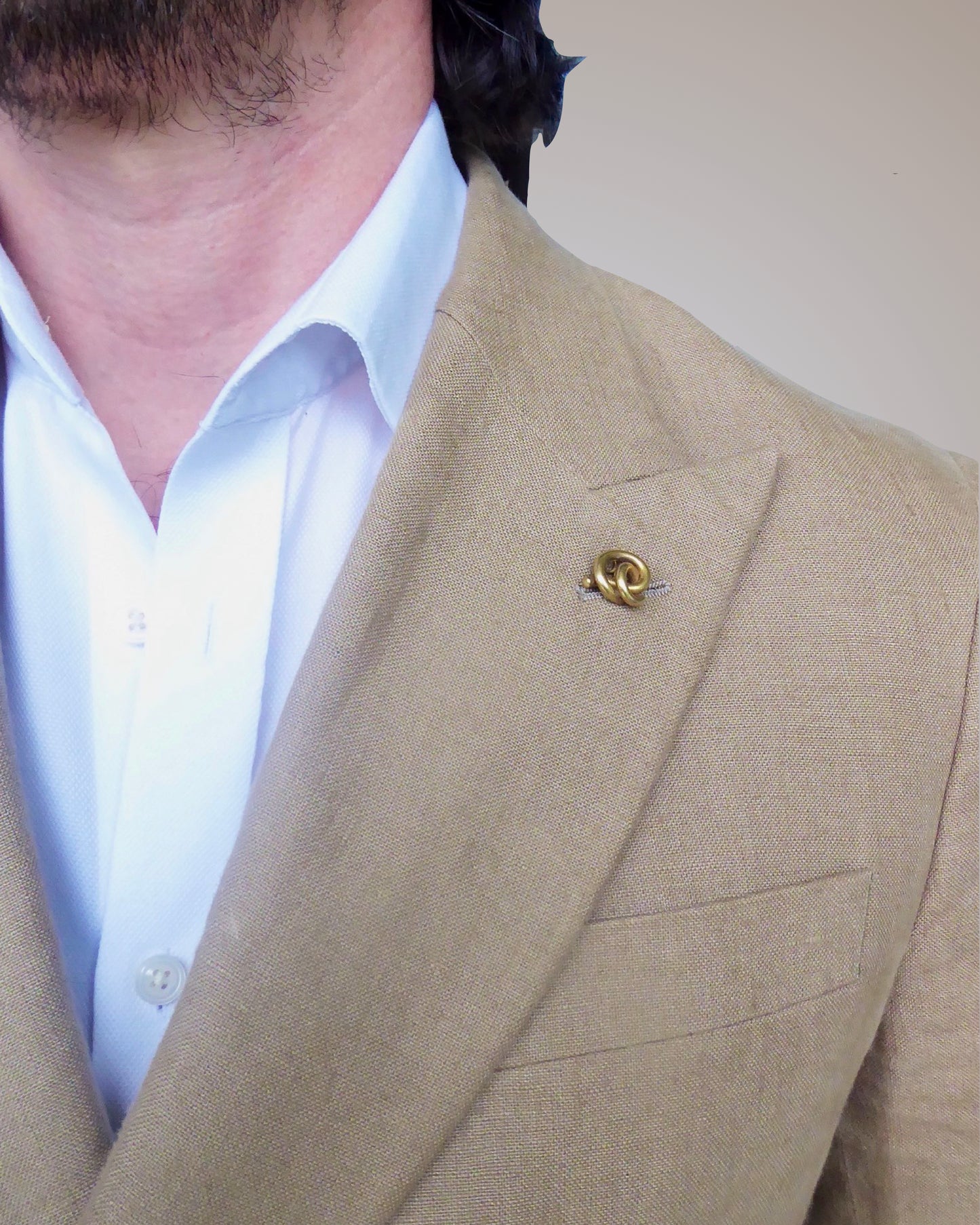 VICTORIAN YELLOW GOLD LOVE KNOT TIE PIN, 1900s