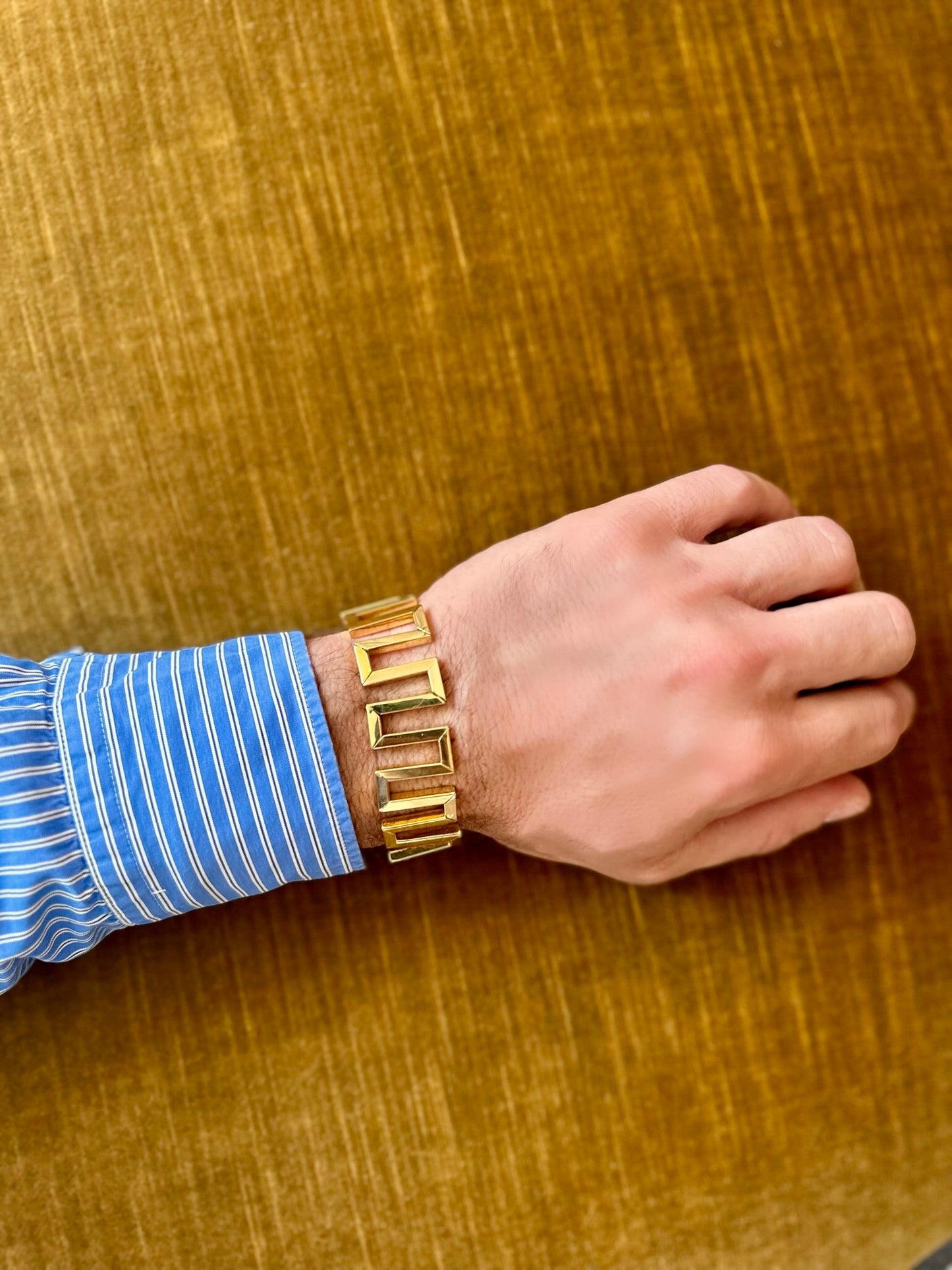TIFFANY & CO. YELLOW GOLD MEANDER BRACELET, 1960s