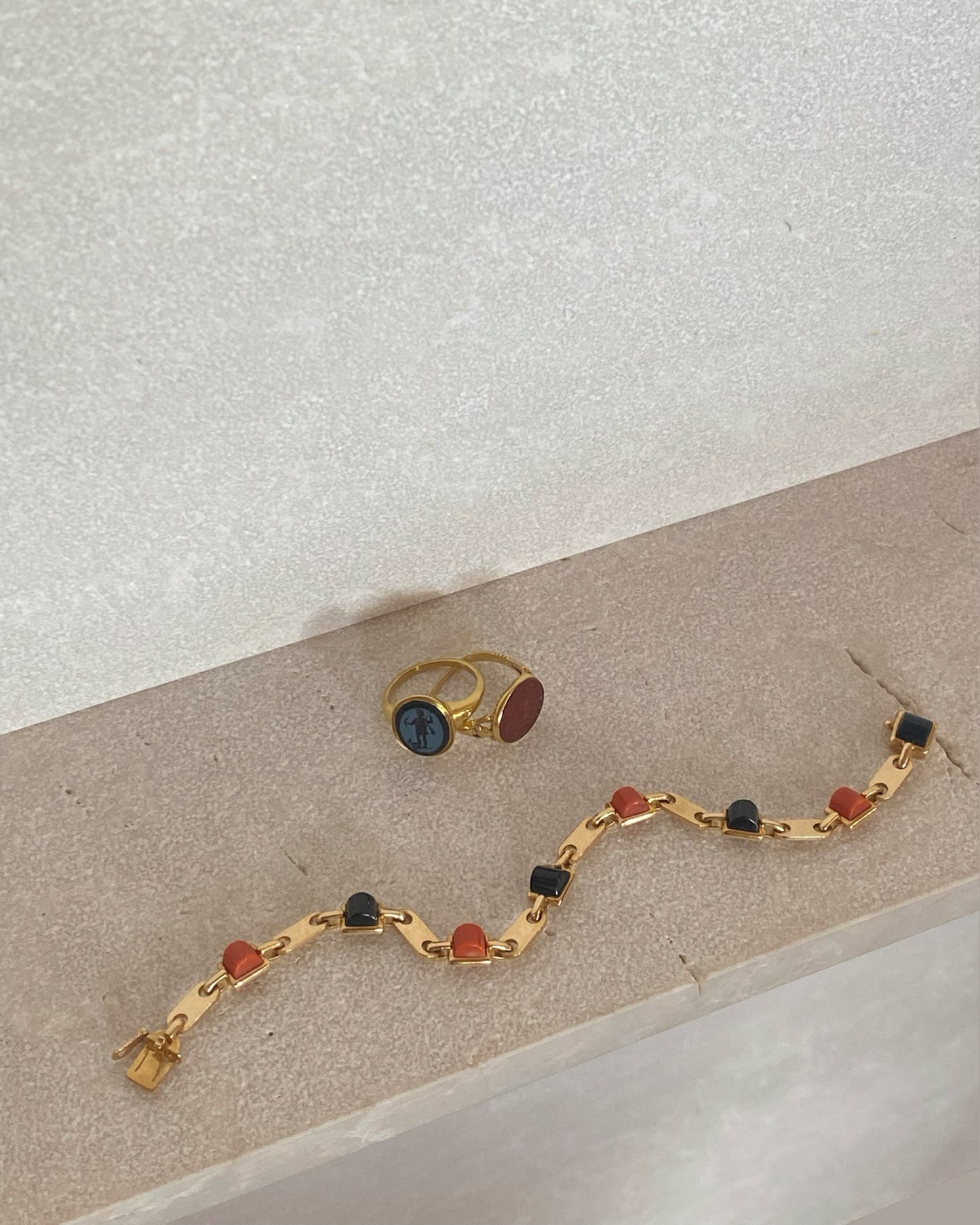 PAIR OF ANTIQUE INTAGLIO, CHALCEDONY, CARNELIAN & GOLD RINGS