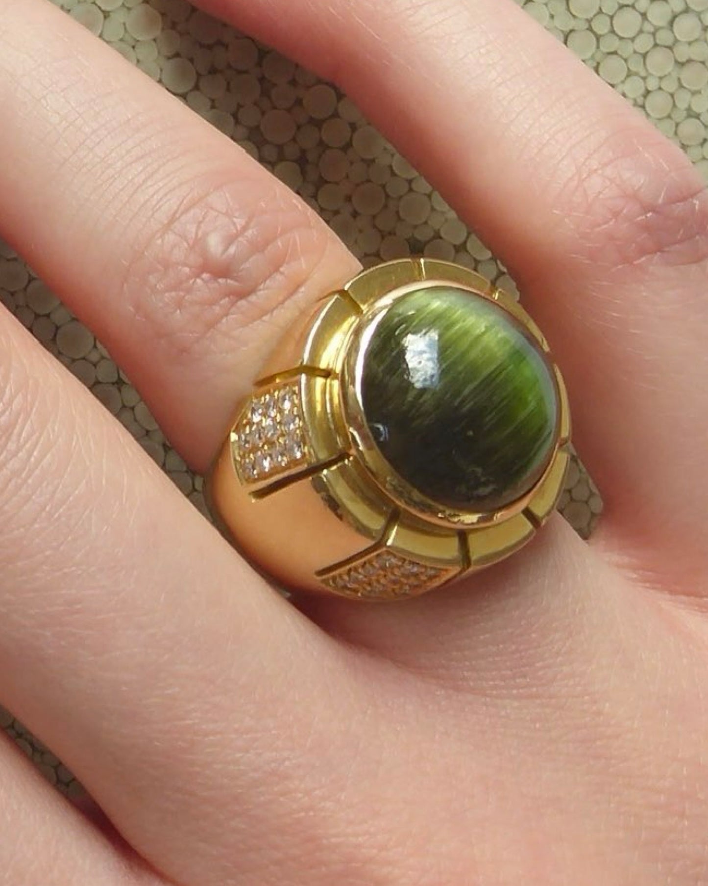 CAT'S EYE TOURMALINE, DIAMOND & YELLOW GOLD COCKTAIL RING, 1970s