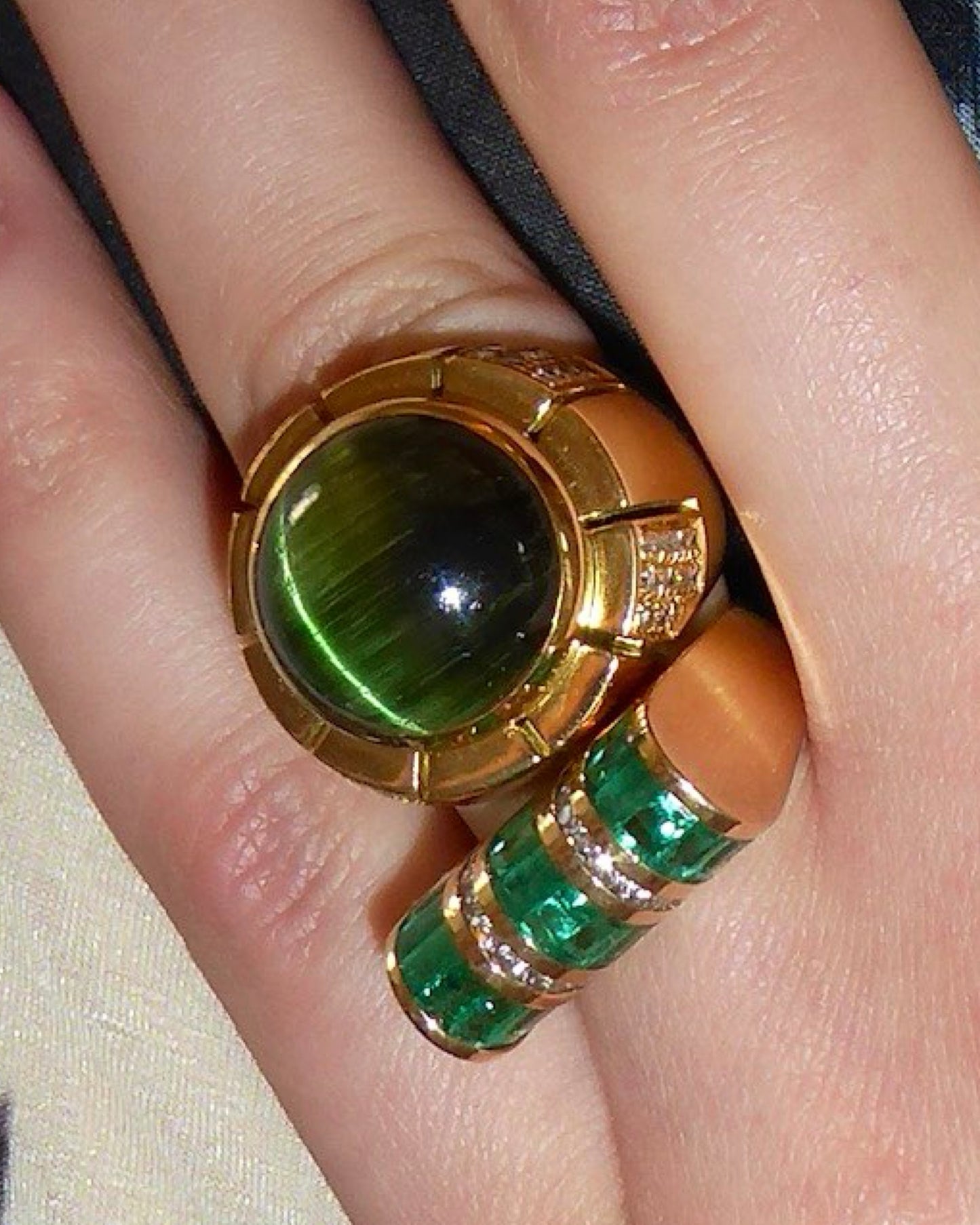 CAT'S EYE TOURMALINE, DIAMOND & YELLOW GOLD COCKTAIL RING, 1970s