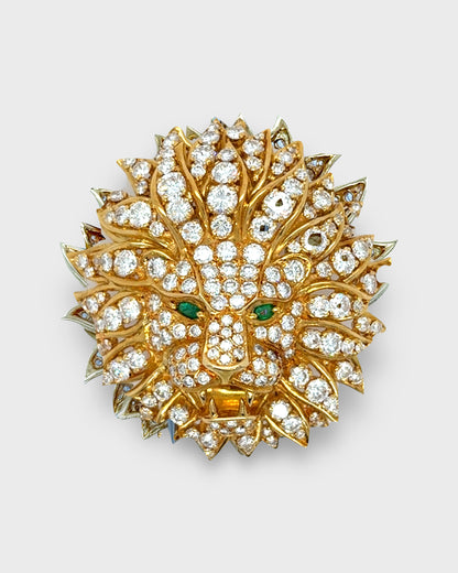 VAN CLEEF & ARPELS DIAMONDS, EMERALDS & YELLOW GOLD LION BROOCH, 1970s