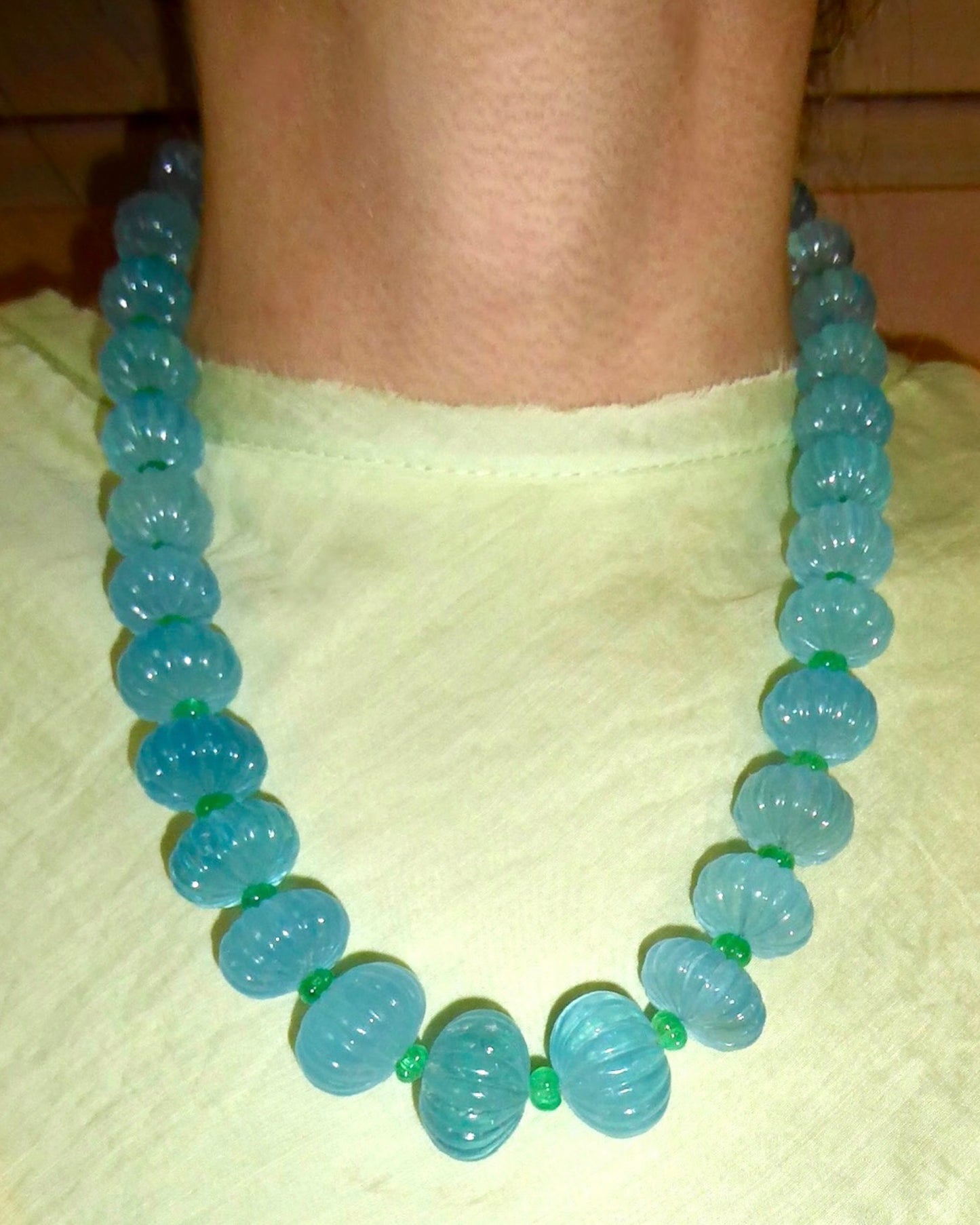 CARVED AQUAMARINE & EMERALD BEADS NECKLACE