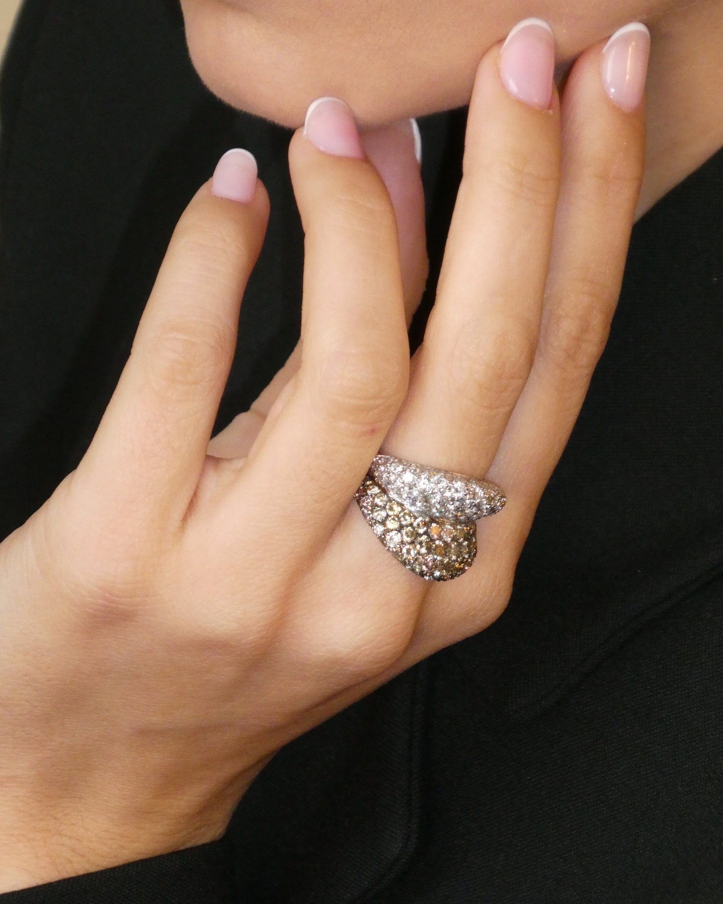 CACCIARI SALVATI BLACK AND WHITE DIAMOND & GOLD RING, 2000s