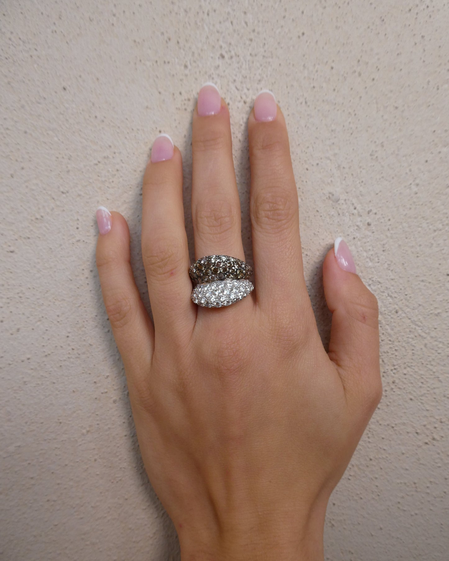 CACCIARI SALVATI BLACK AND WHITE DIAMOND & GOLD RING, 2000s