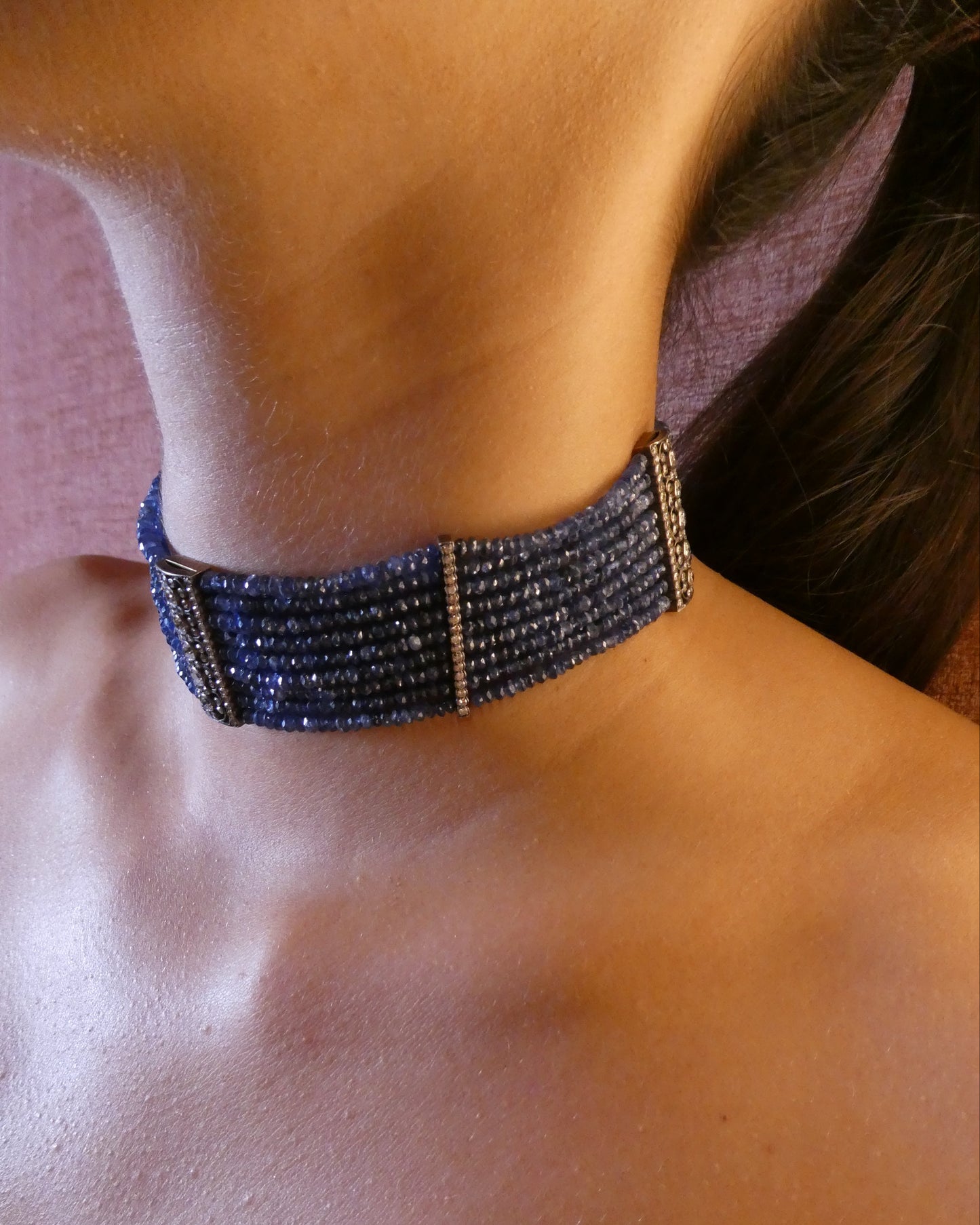 SAPPHIRE, DIAMOND & GOLD CHOKER, c. 1900s