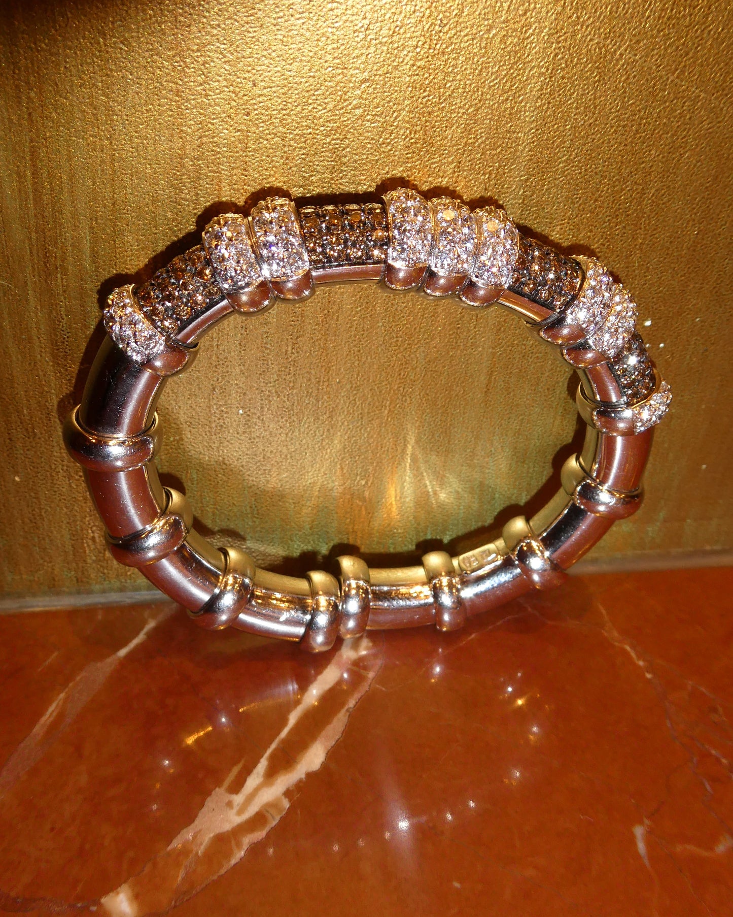 CACCIARI SALVATI CHAMPAGNE & WHITE DIAMONDS ON WHITE GOLD BANGLE, 2000
