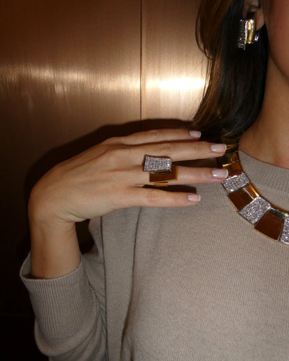 CACCIARI SALVATI DIAMOND & GOLD SET OF CHOKER, EARCLIPS AND RING, 1980s