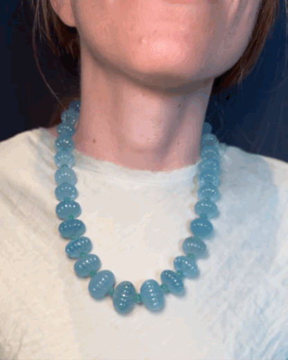 CARVED AQUAMARINE & EMERALD BEADS NECKLACE