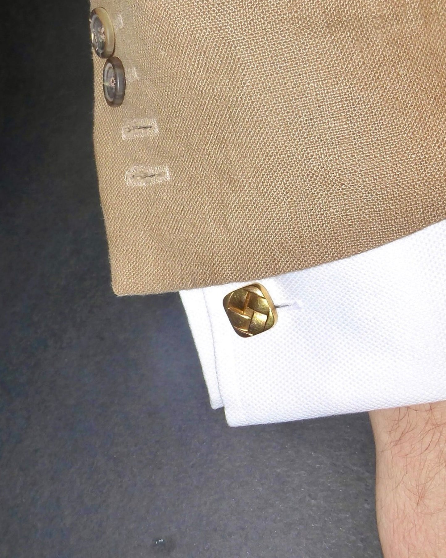 15K YELLOW GOLD WOVEN-BASKET CUFFLINKS, 1880s