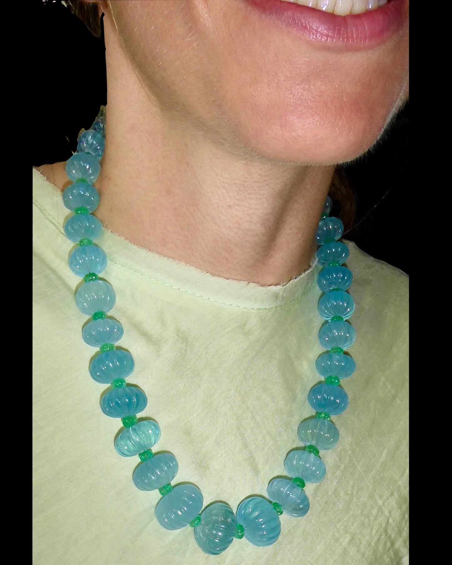 CARVED AQUAMARINE & EMERALD BEADS NECKLACE