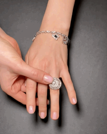 DIAMONDS & PLATINUM SPIRAL RING, 1950s